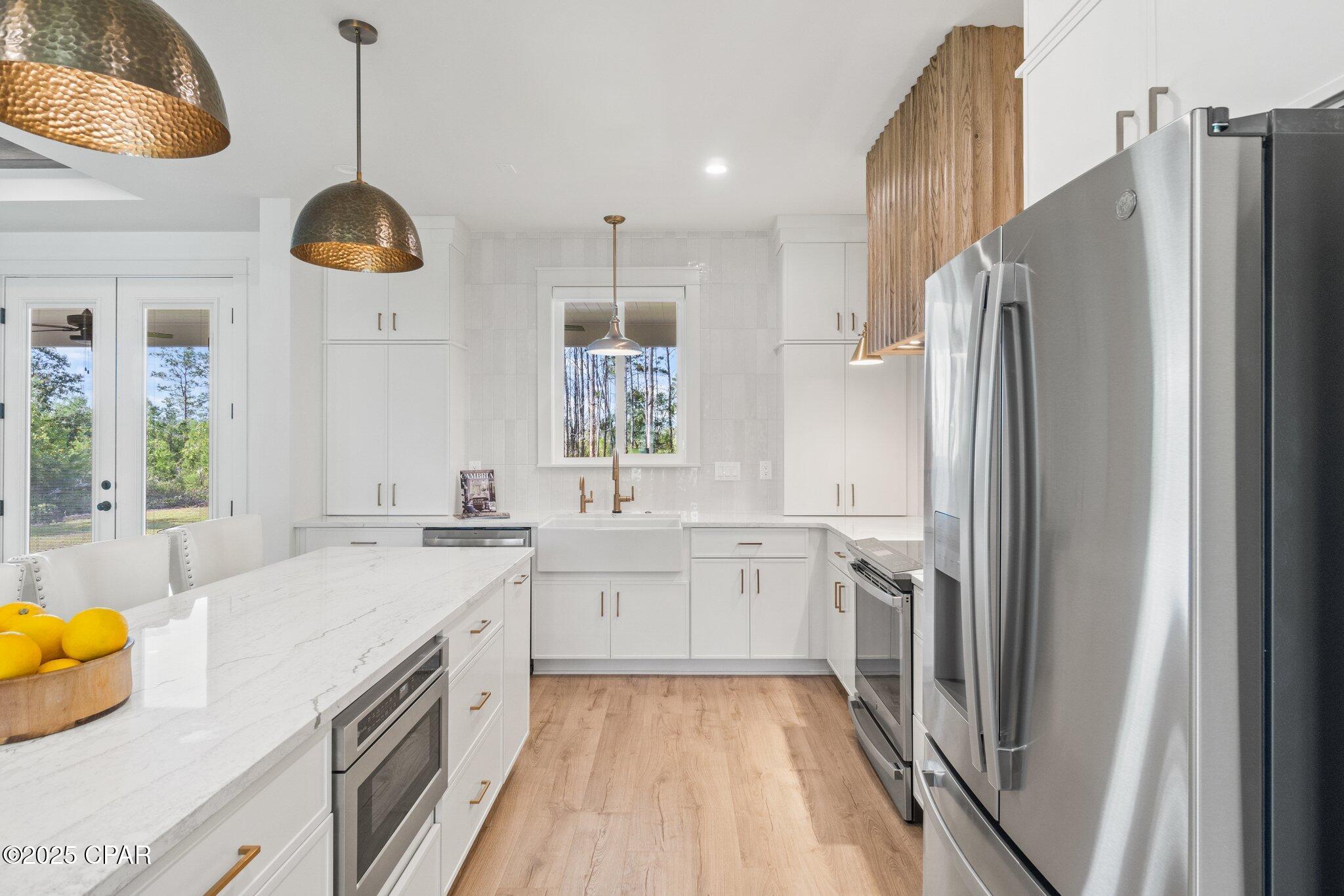 1709 White Western Lake Lane