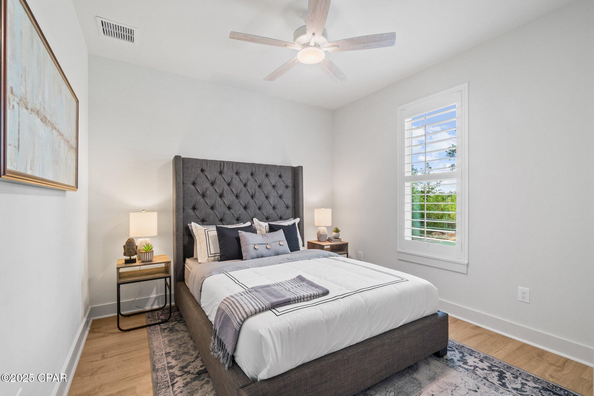 1709 White Western Lake Lane