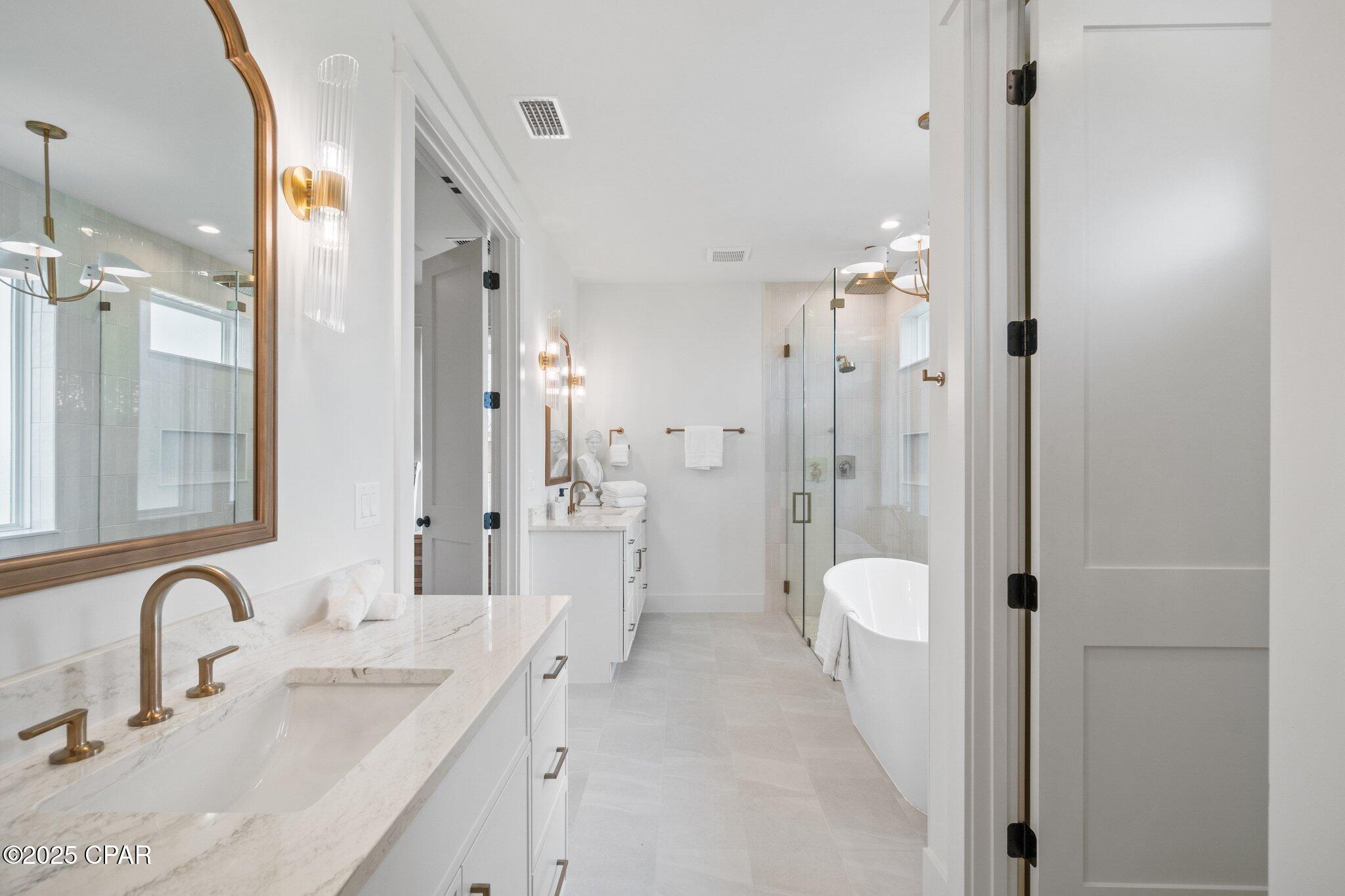 1709 White Western Lake Lane