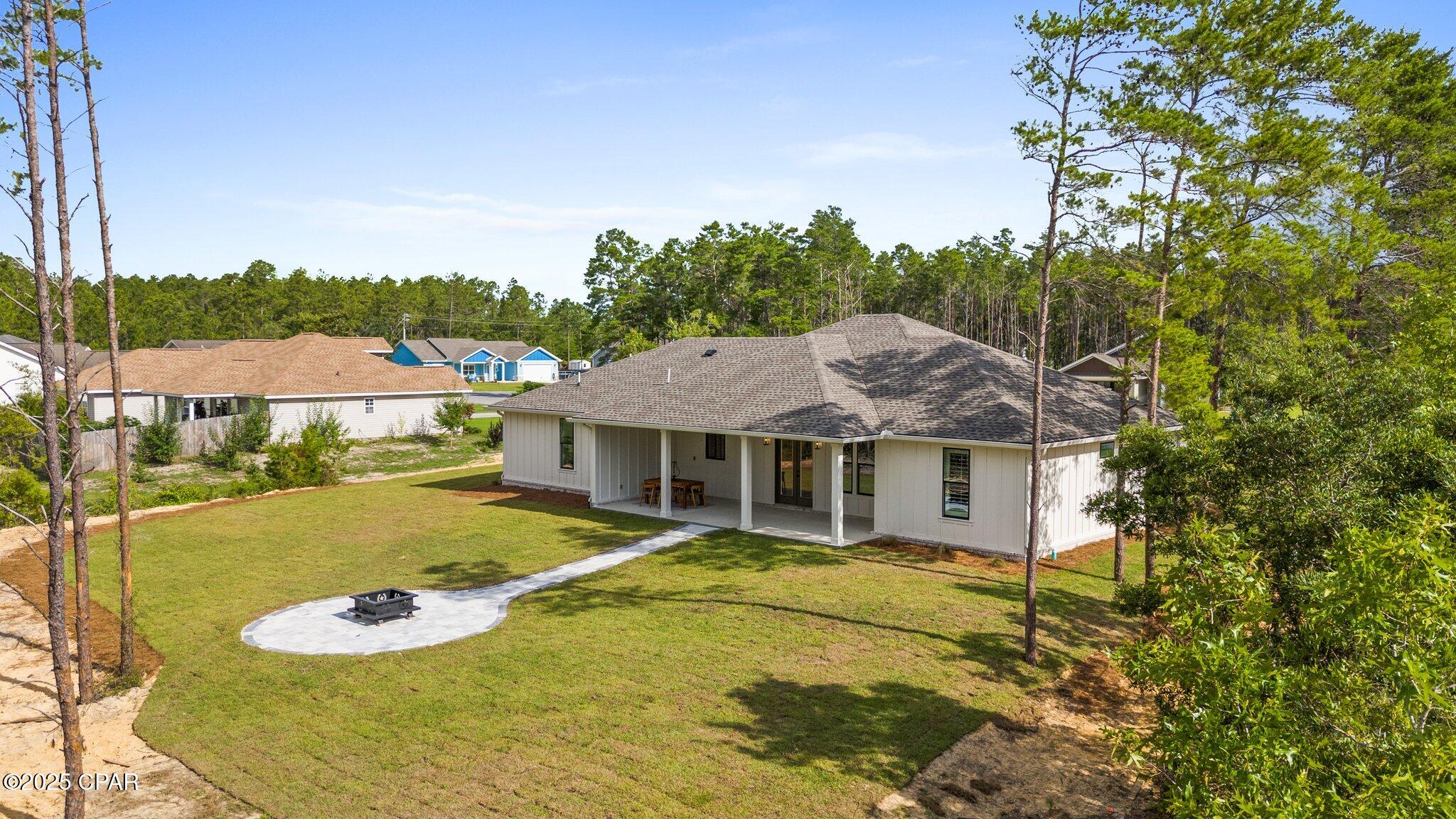 1709 White Western Lake Lane