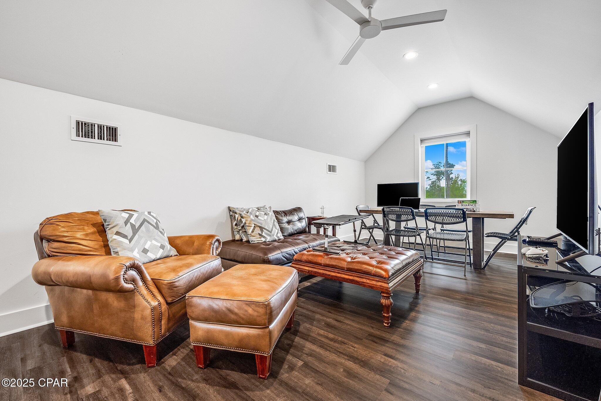 3025 Osprey Circle
