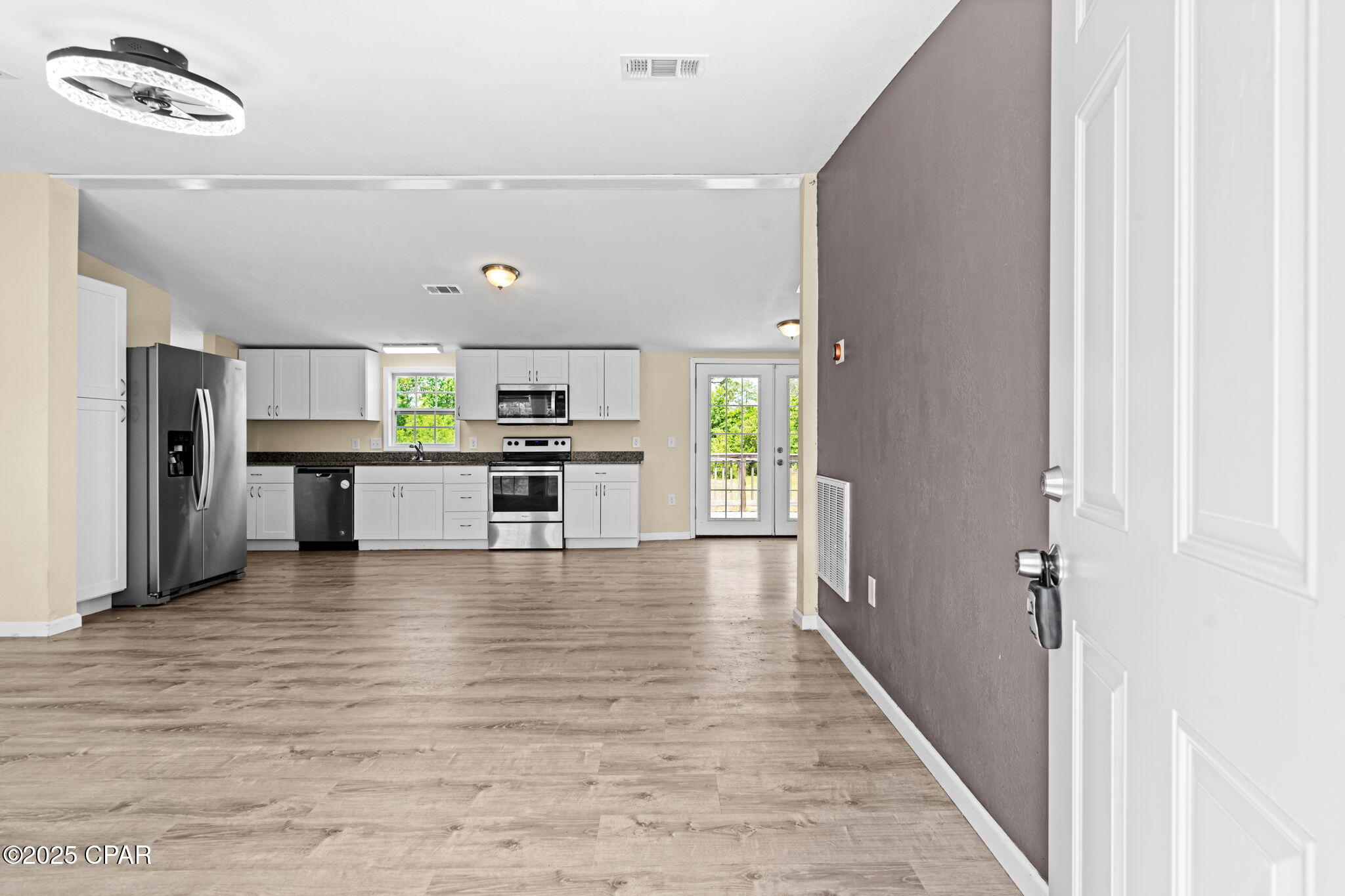 6109 Shannon Circle