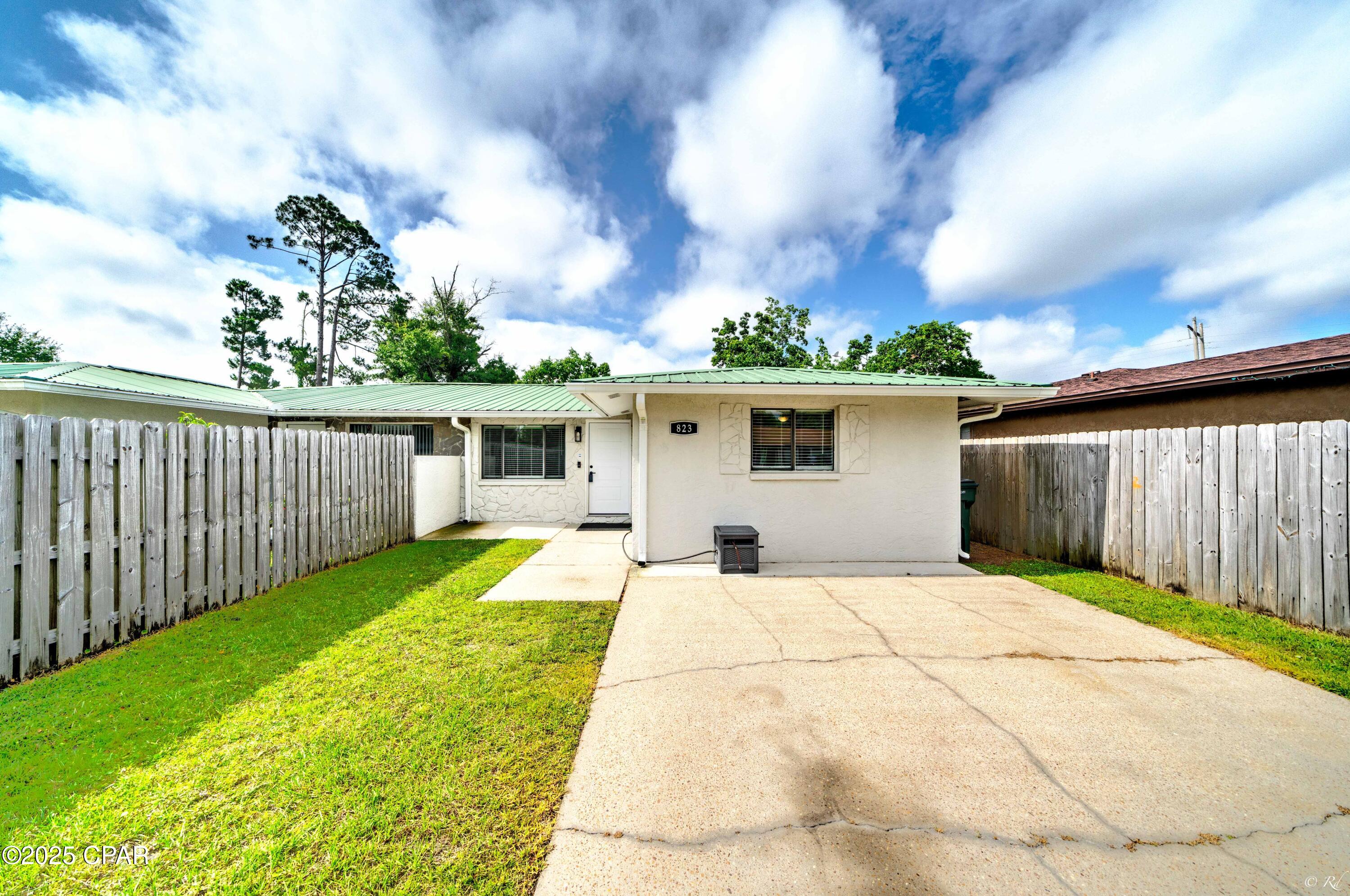 823 Bradley Circle