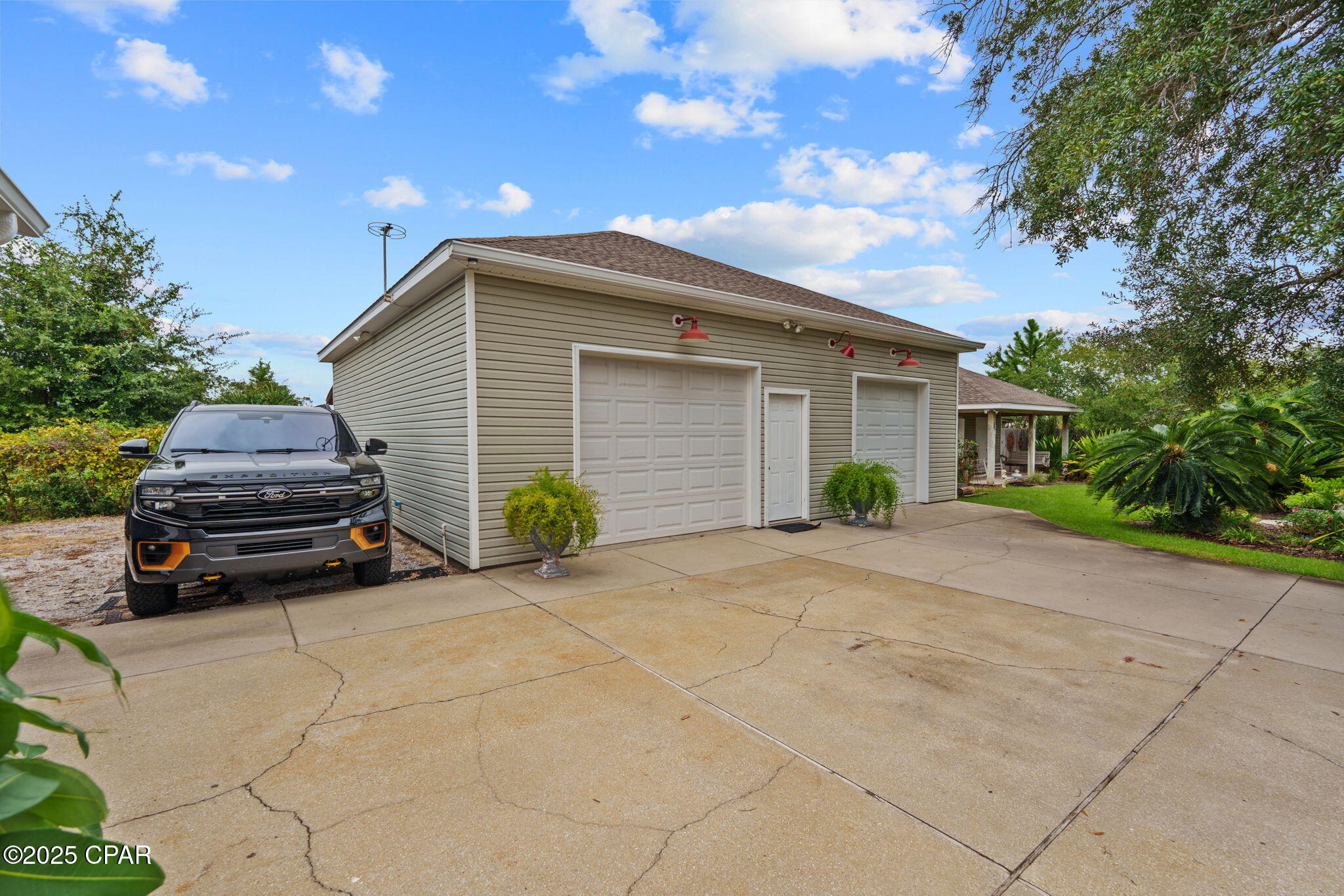 6407 Highway 2311