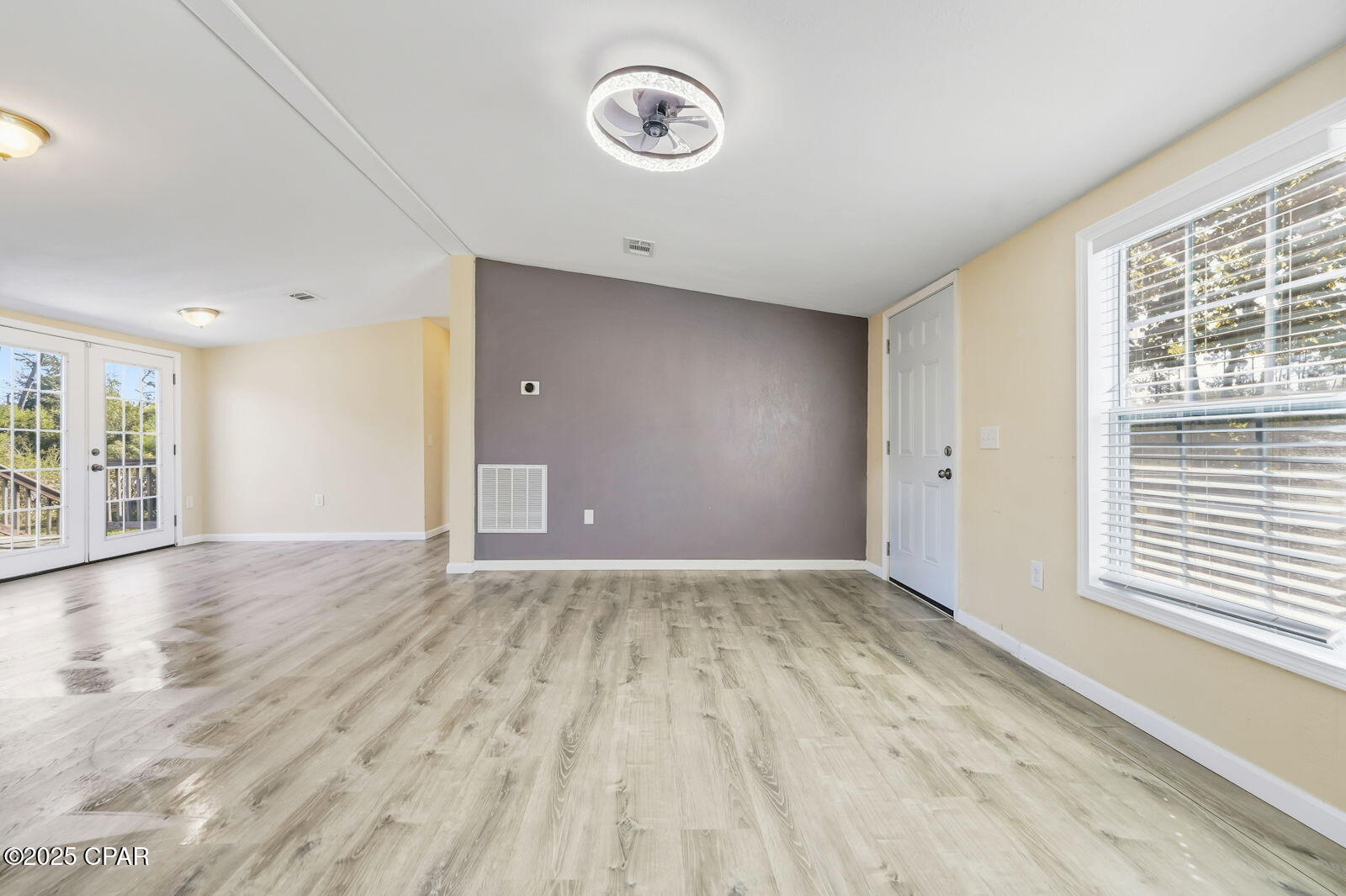 6109 Shannon Circle