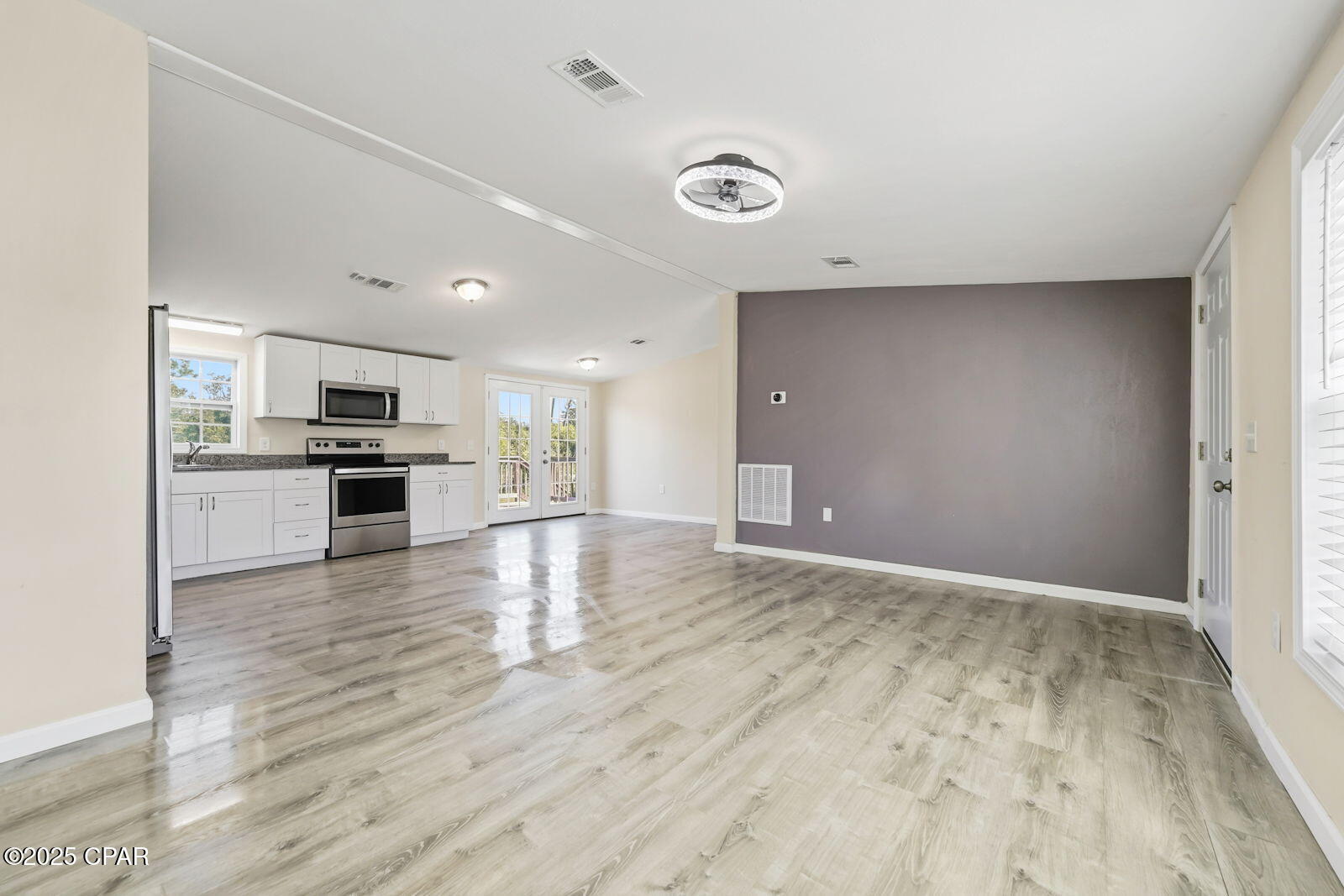6109 Shannon Circle