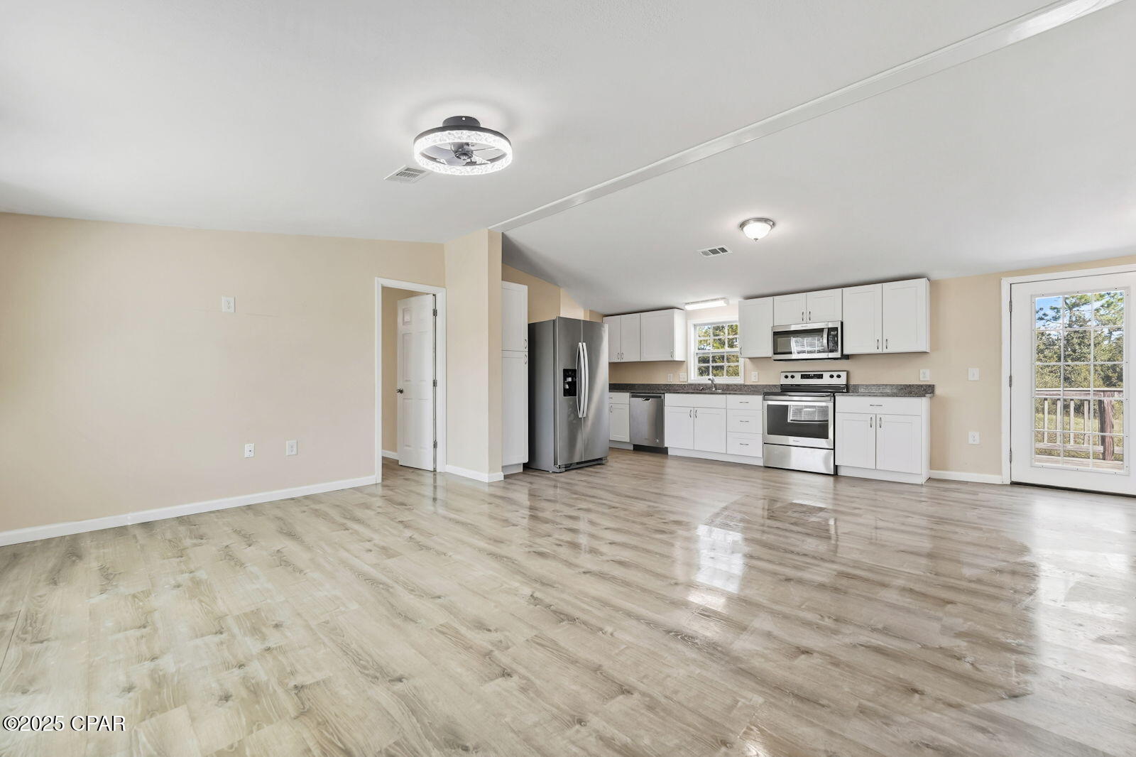 6109 Shannon Circle