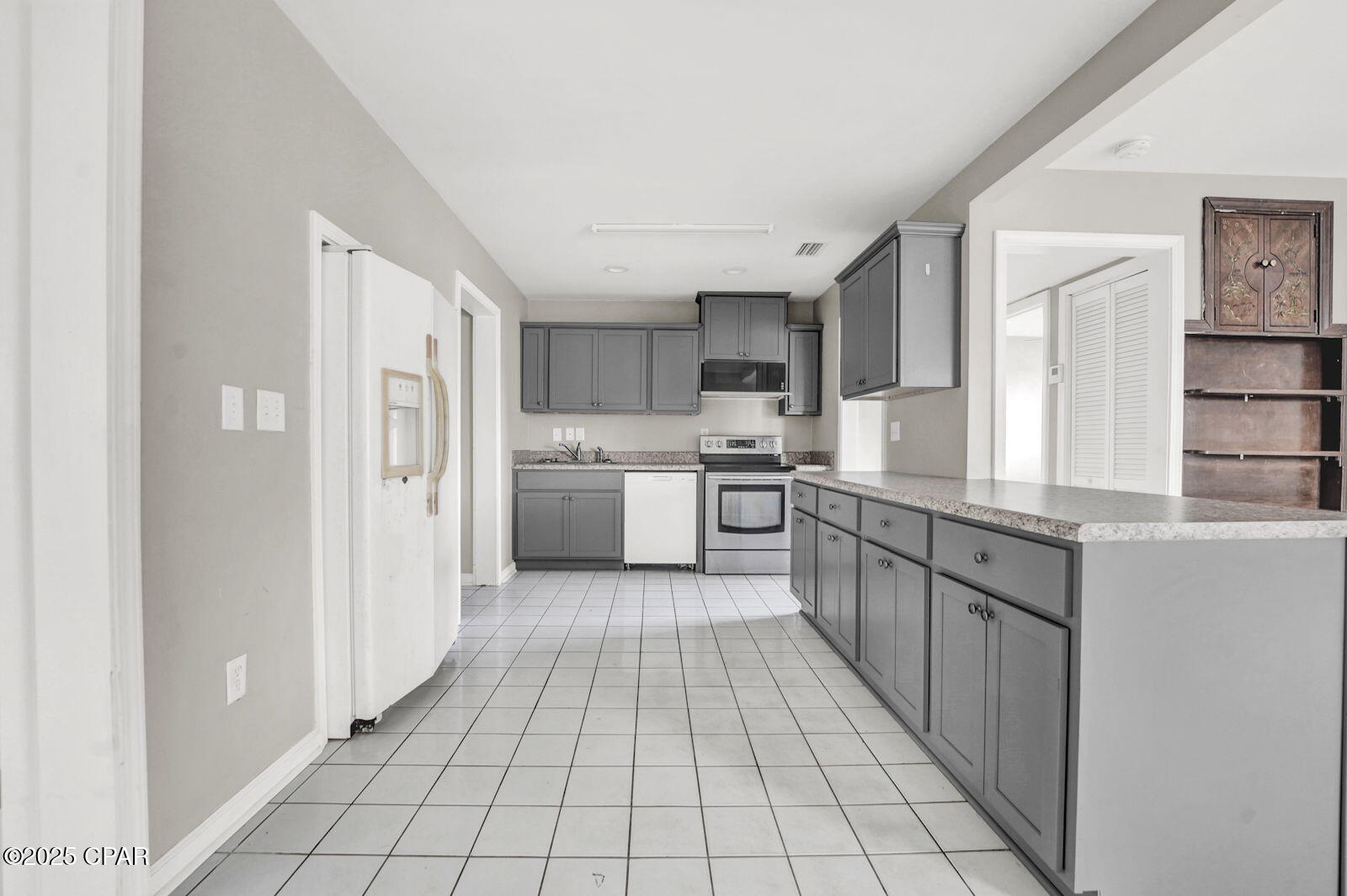 21 3rd Court, Panama City