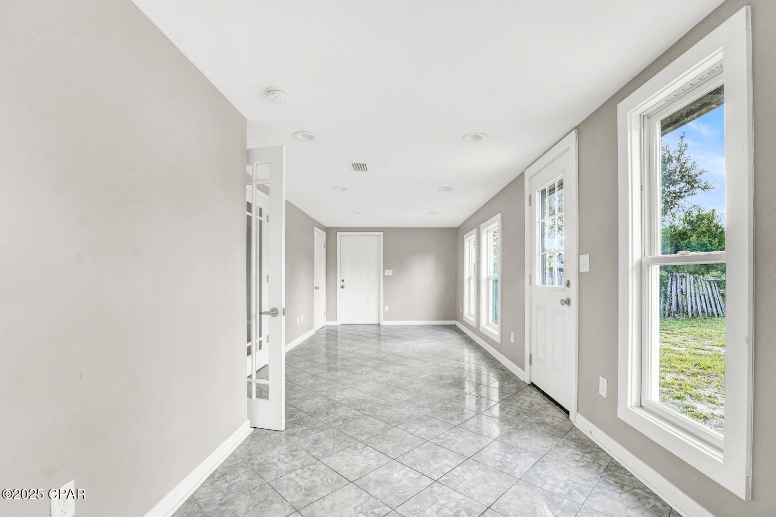 21 3rd Court, Panama City