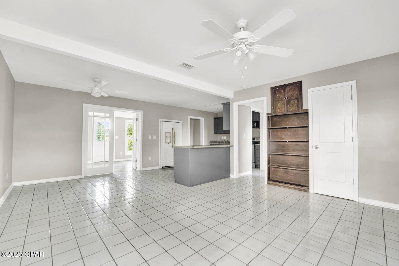 21 3rd Court, Panama City