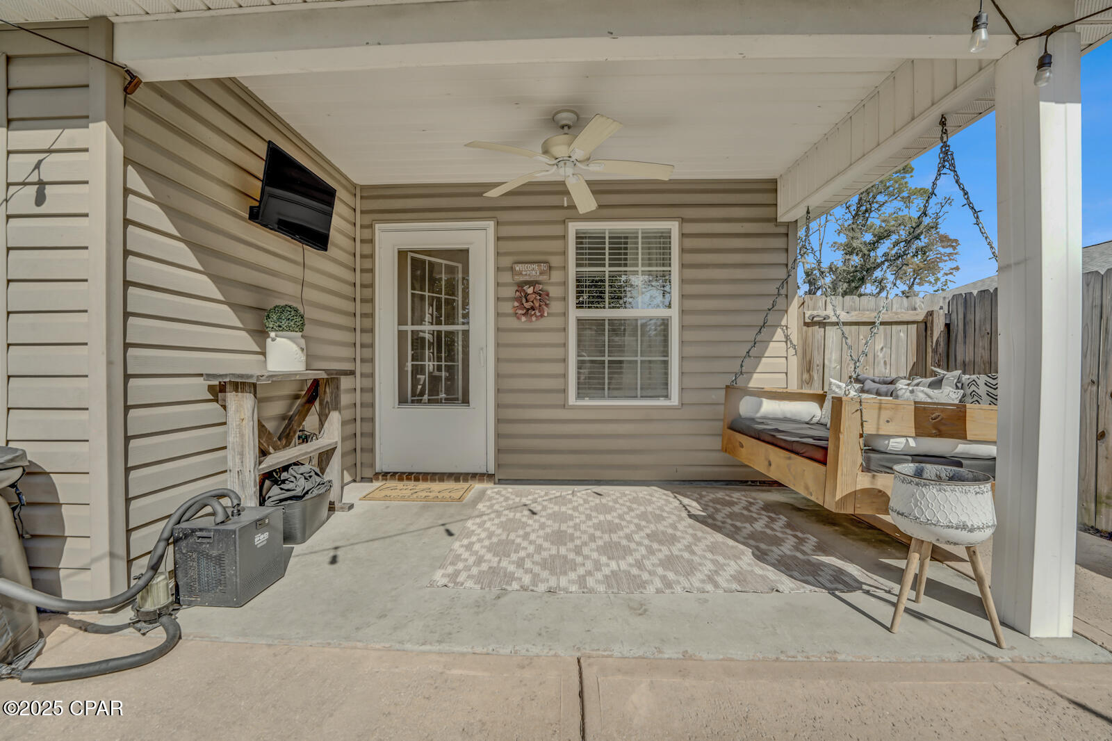 1742 E 4th