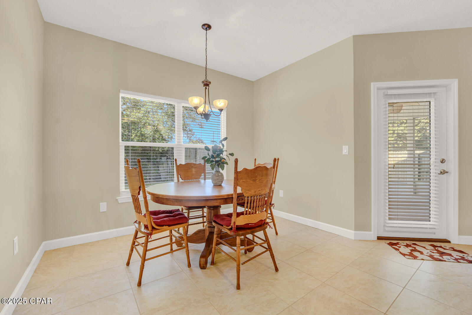 204 N El Centro Boulevard