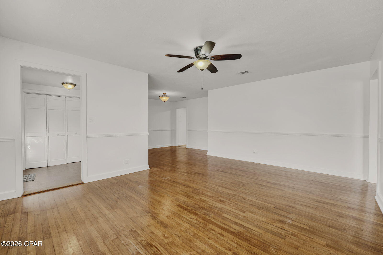 210 N Cove Boulevard