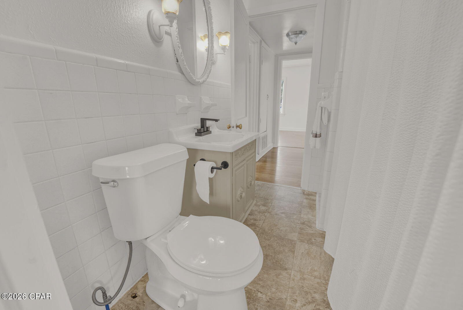 210 N Cove Boulevard