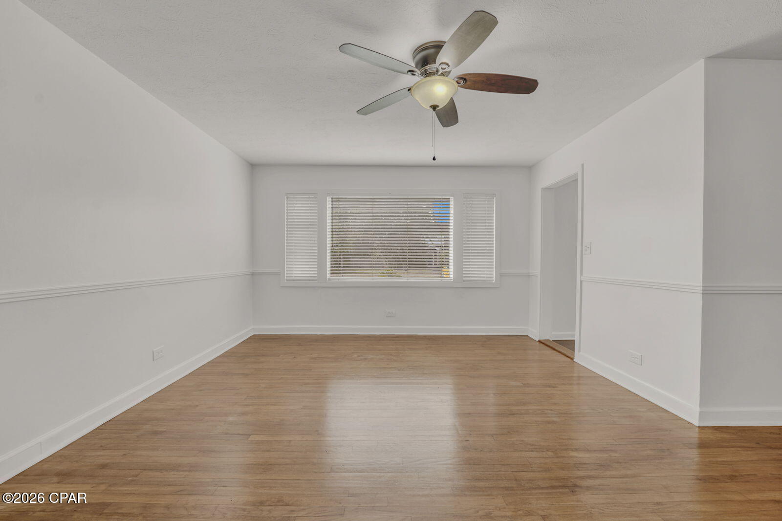 210 N Cove Boulevard