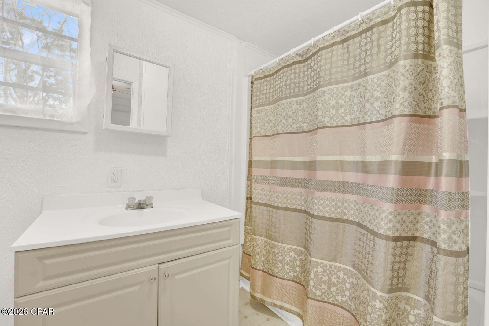 210 N Cove Boulevard