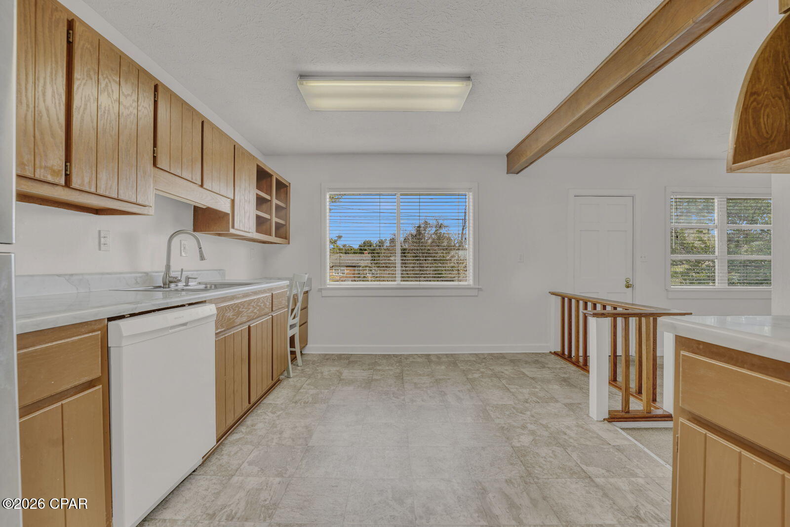 210 N Cove Boulevard