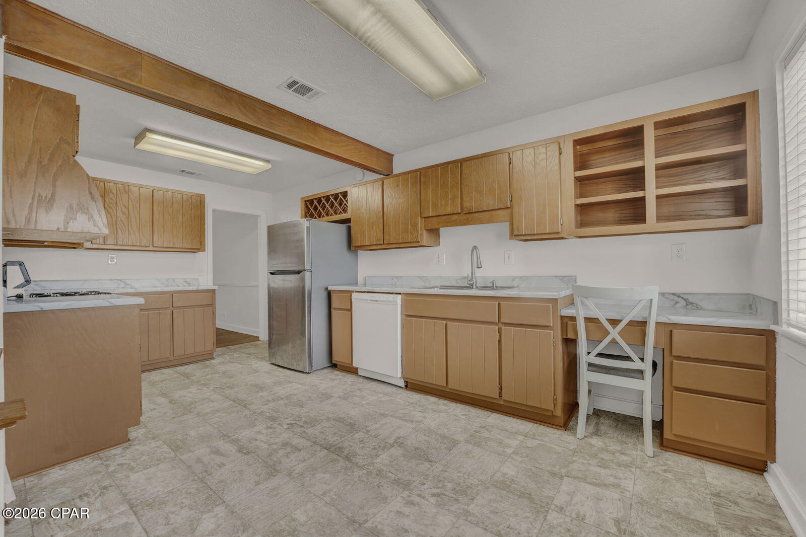 210 N Cove Boulevard