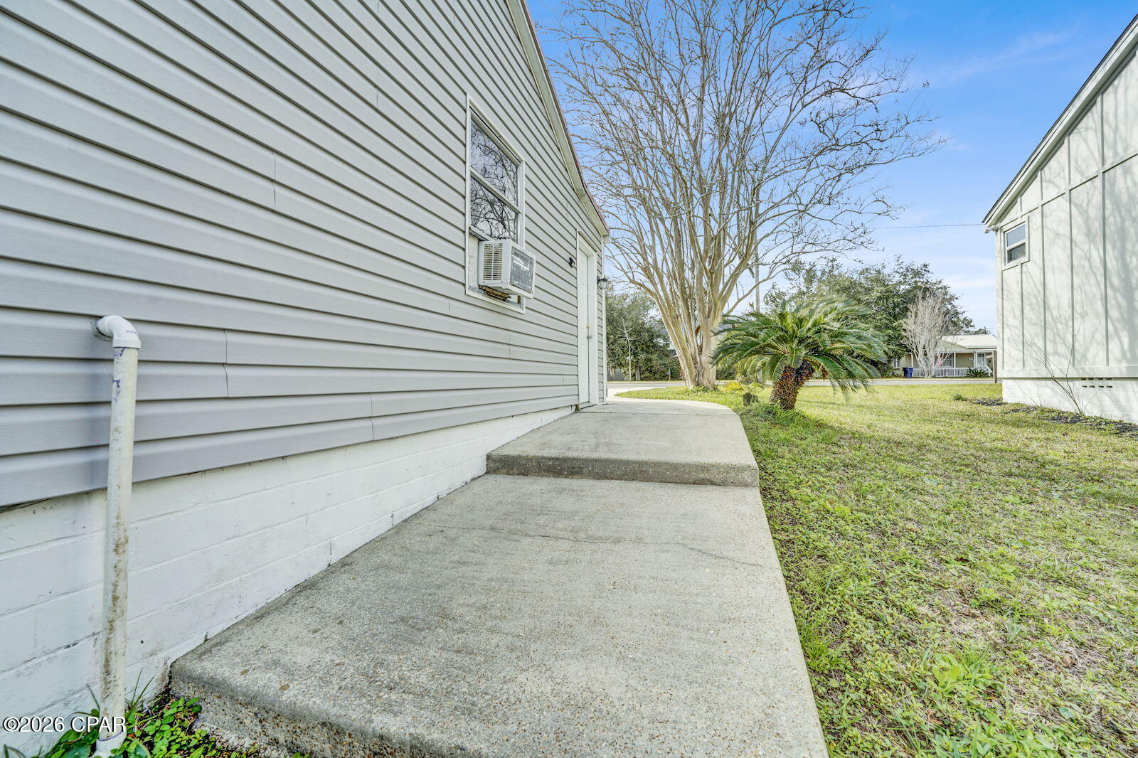 210 N Cove Boulevard