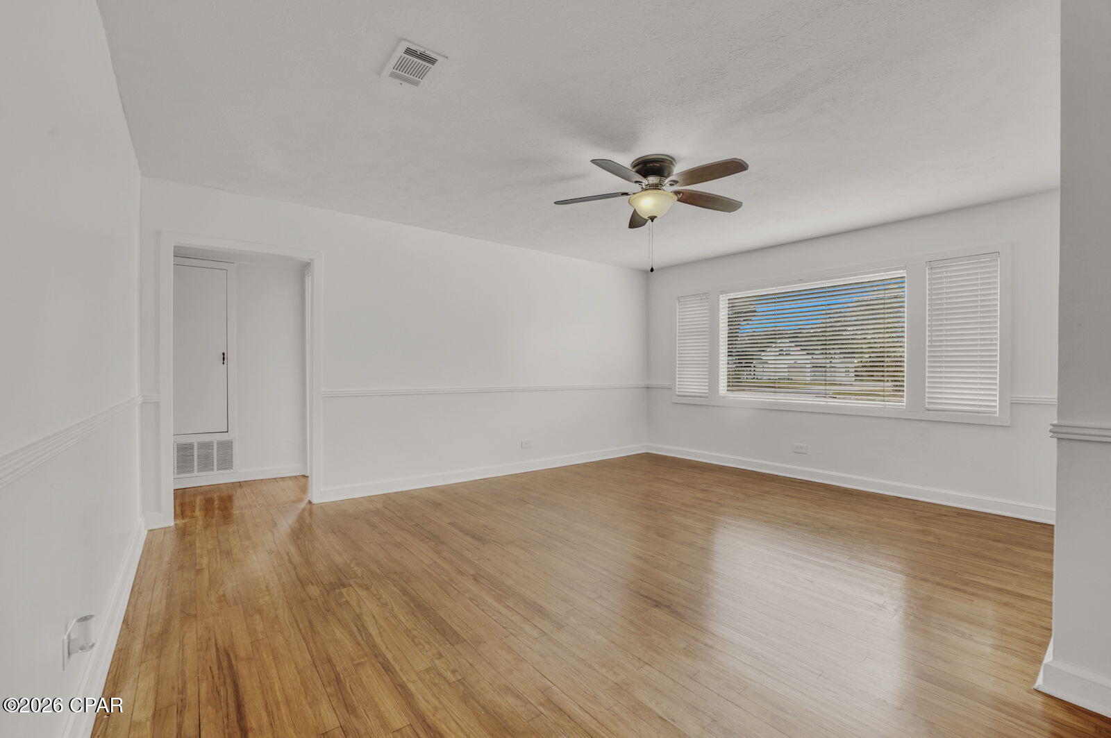 210 N Cove Boulevard