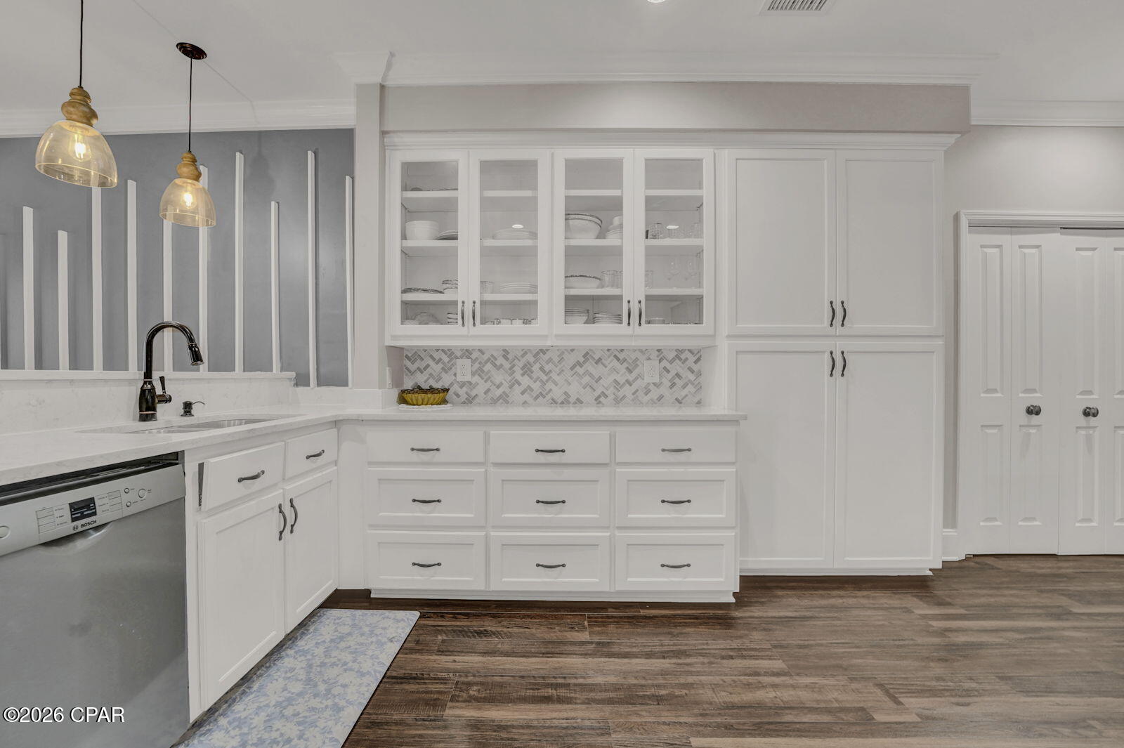 2913 Country Club Drive