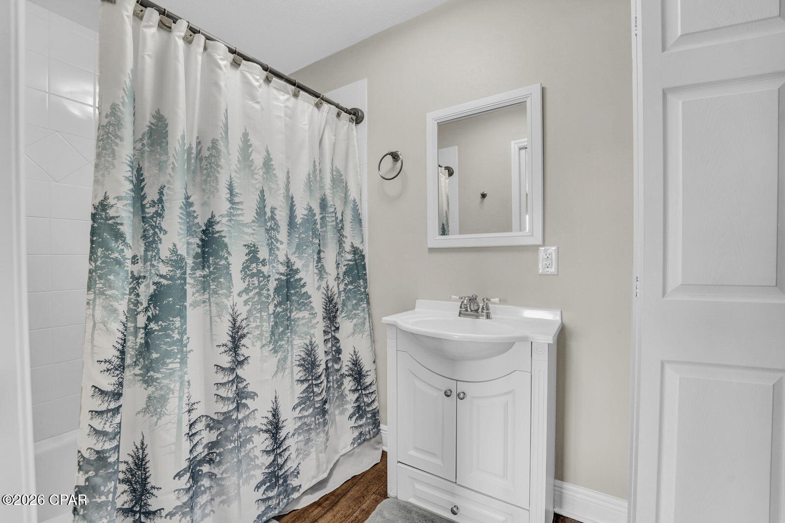 2913 Country Club Drive