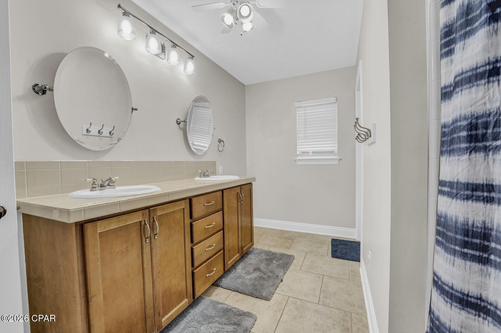 2913 Country Club Drive