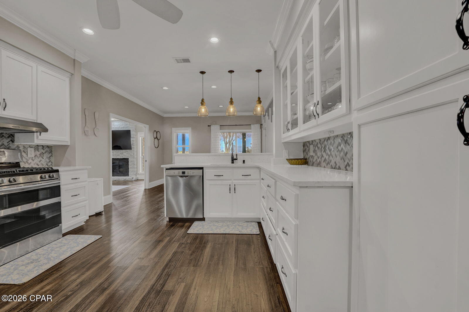 2913 Country Club Drive