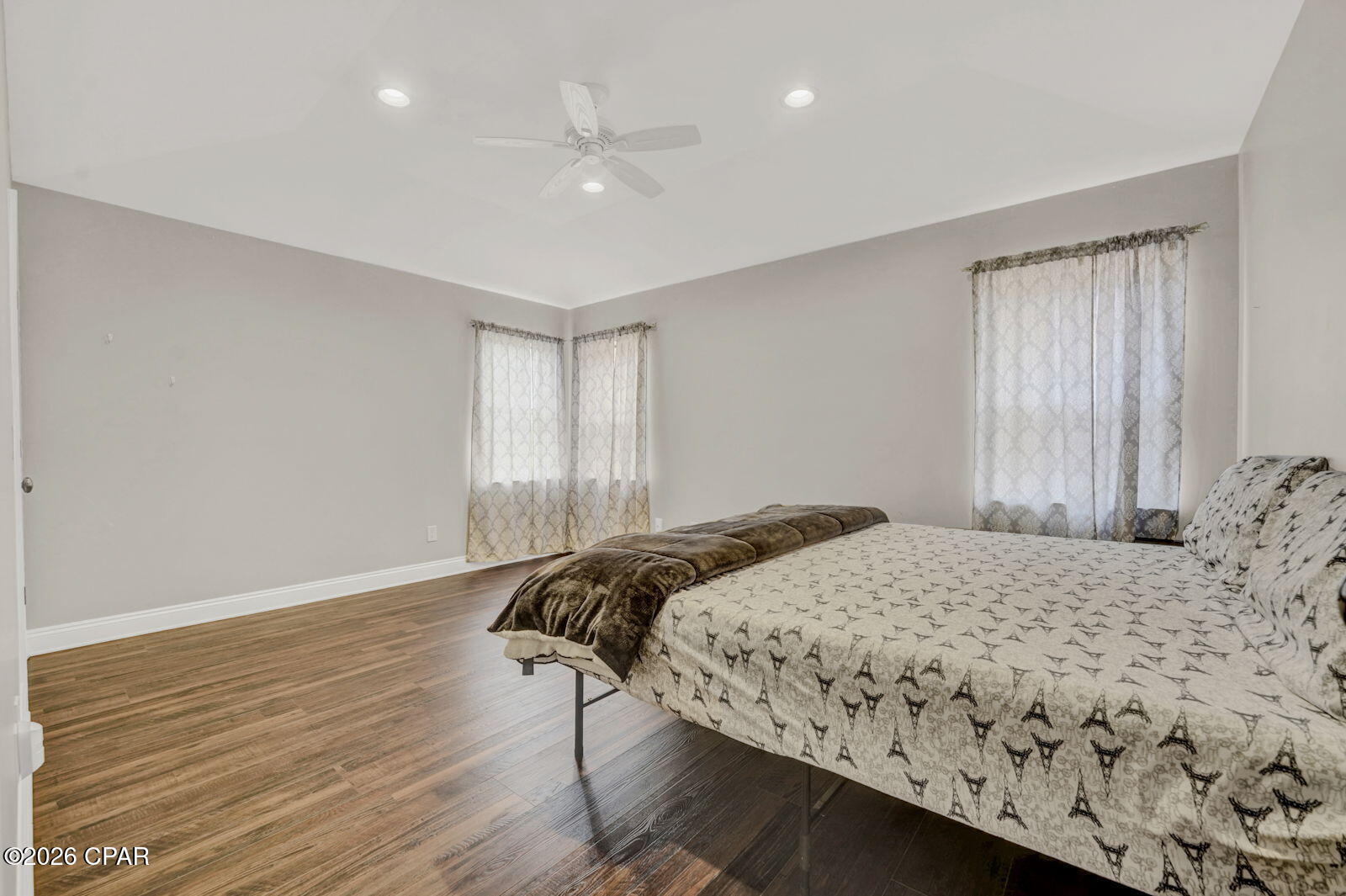 2913 Country Club Drive