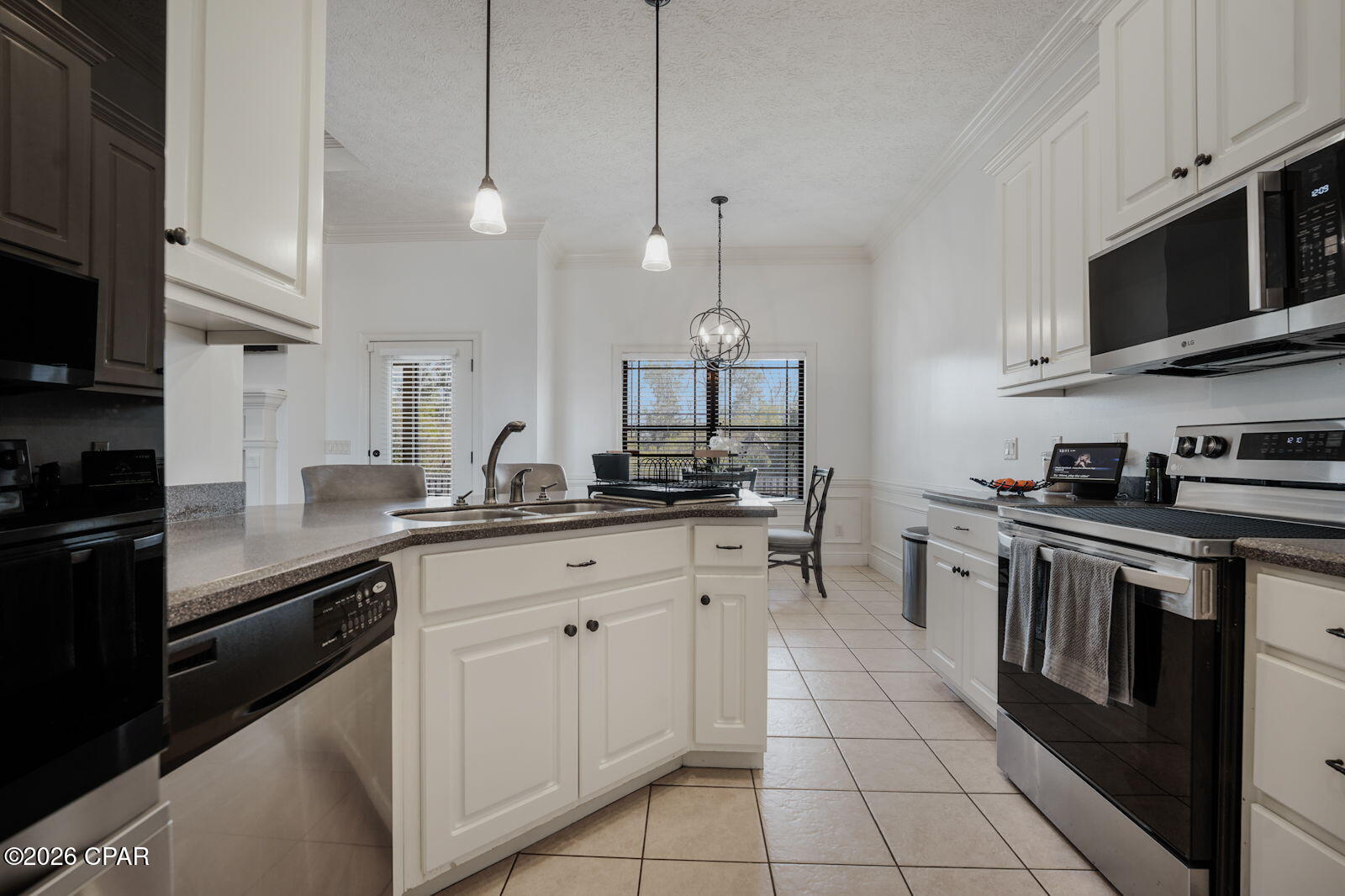 3517 Azalea Way