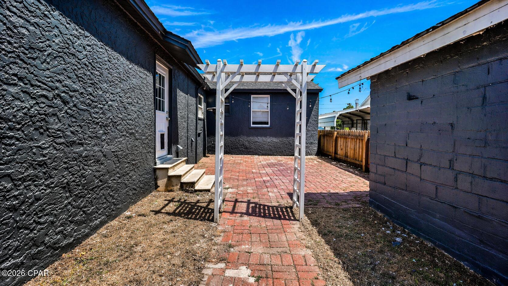 311 N Bonita Avenue