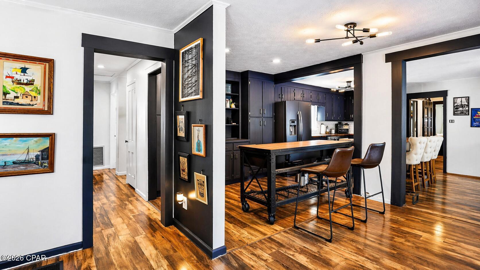 311 N Bonita Avenue