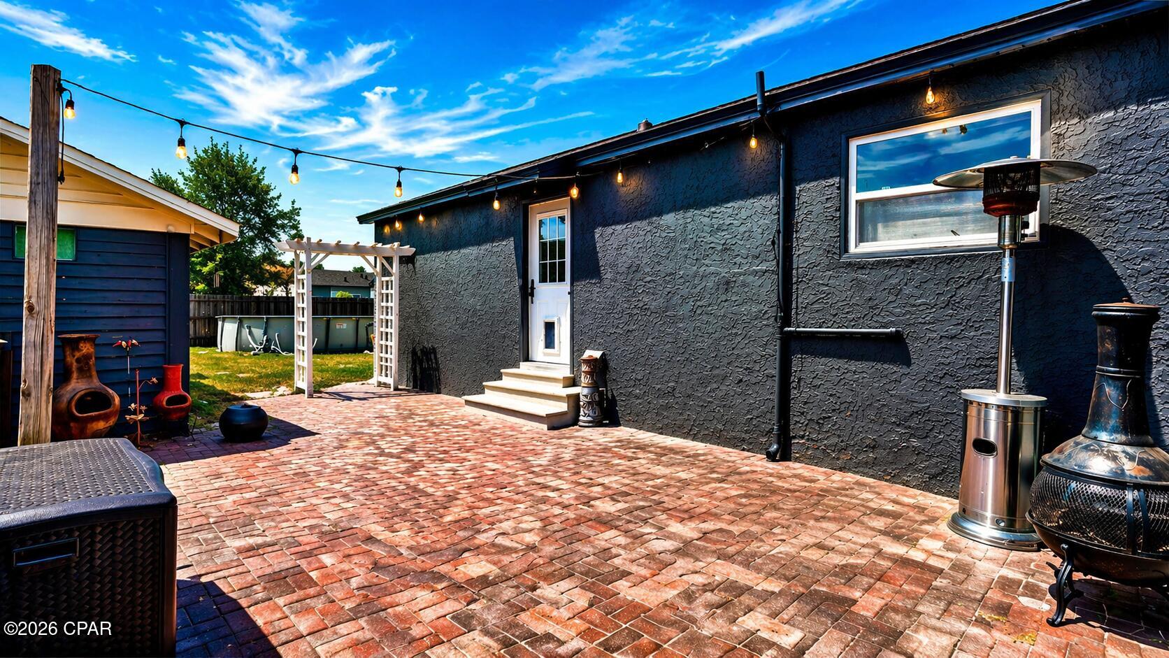 311 N Bonita Avenue