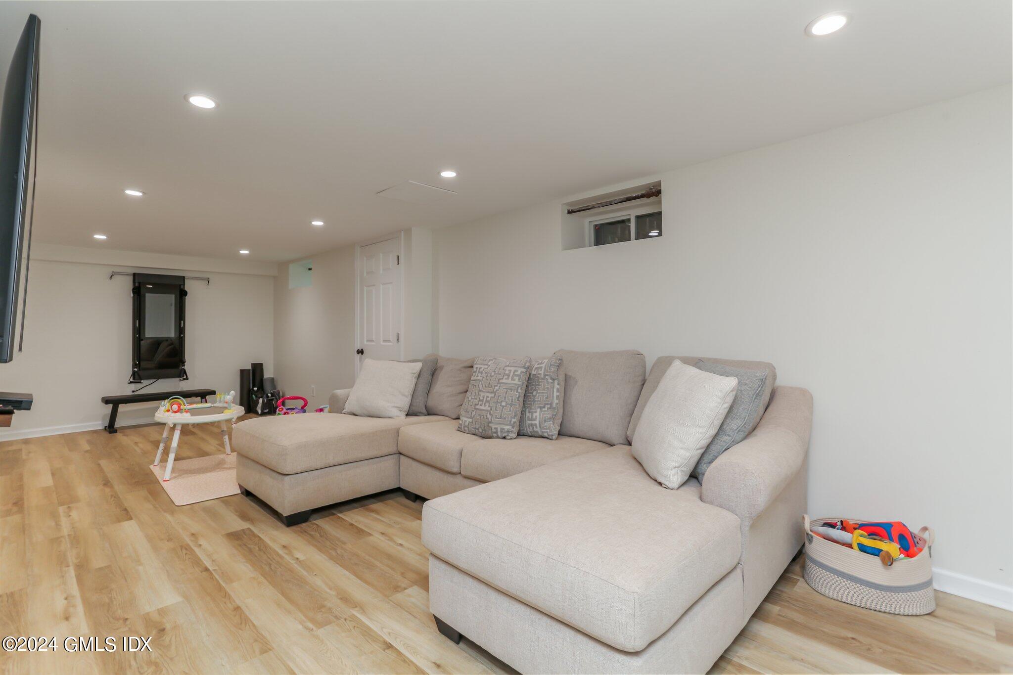 76 Crestwood Drive