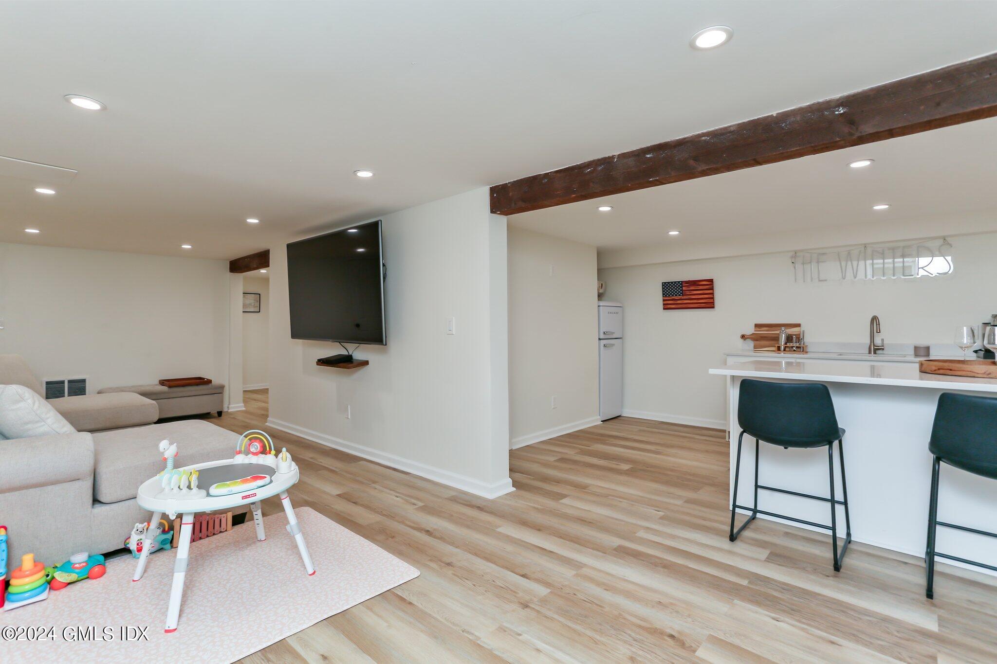 76 Crestwood Drive