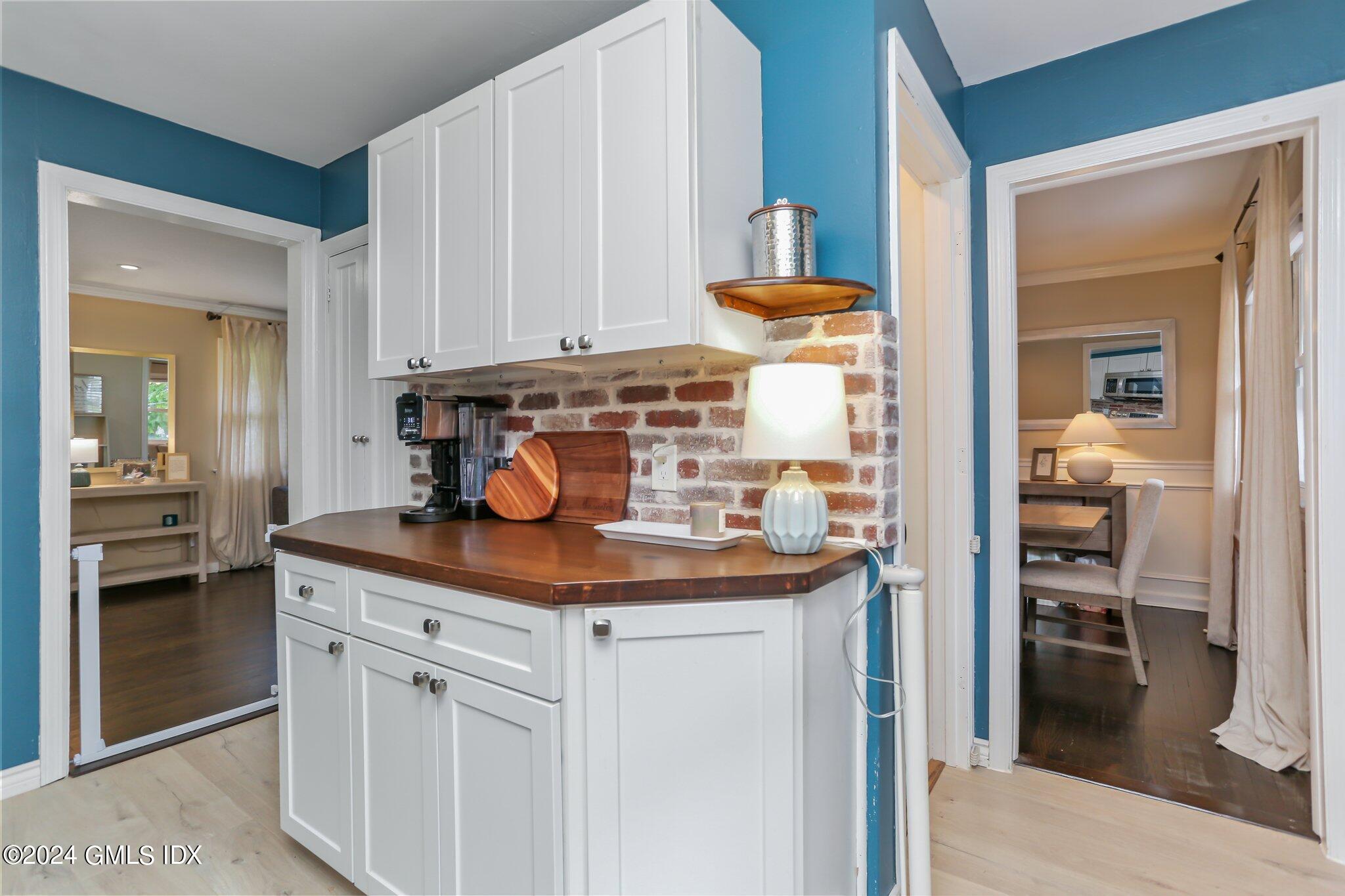 76 Crestwood Drive