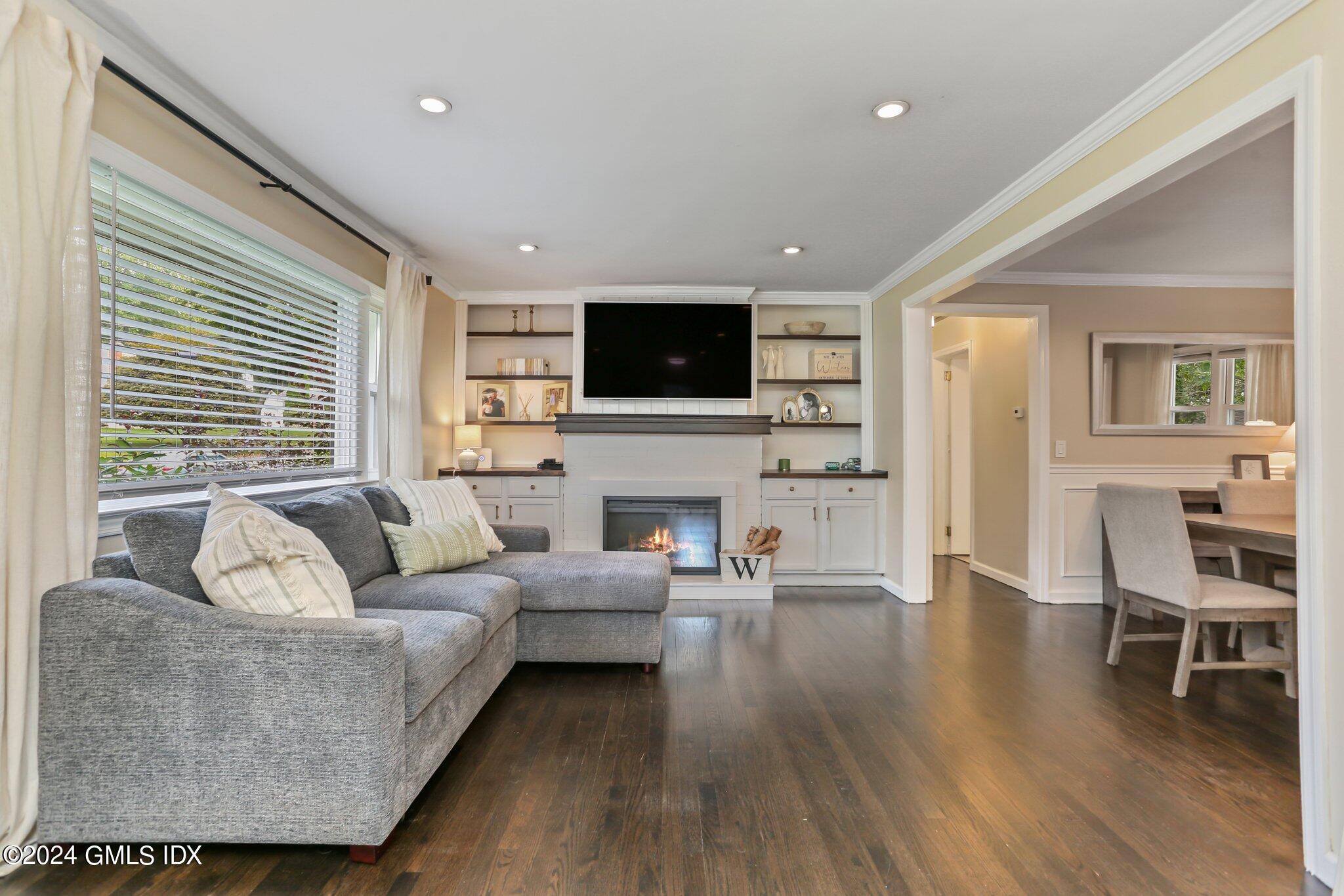 76 Crestwood Drive