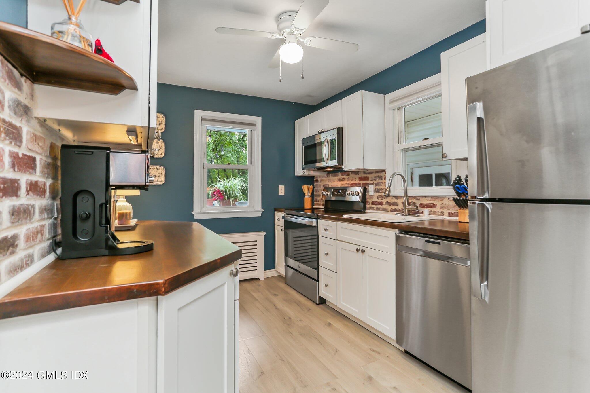 76 Crestwood Drive