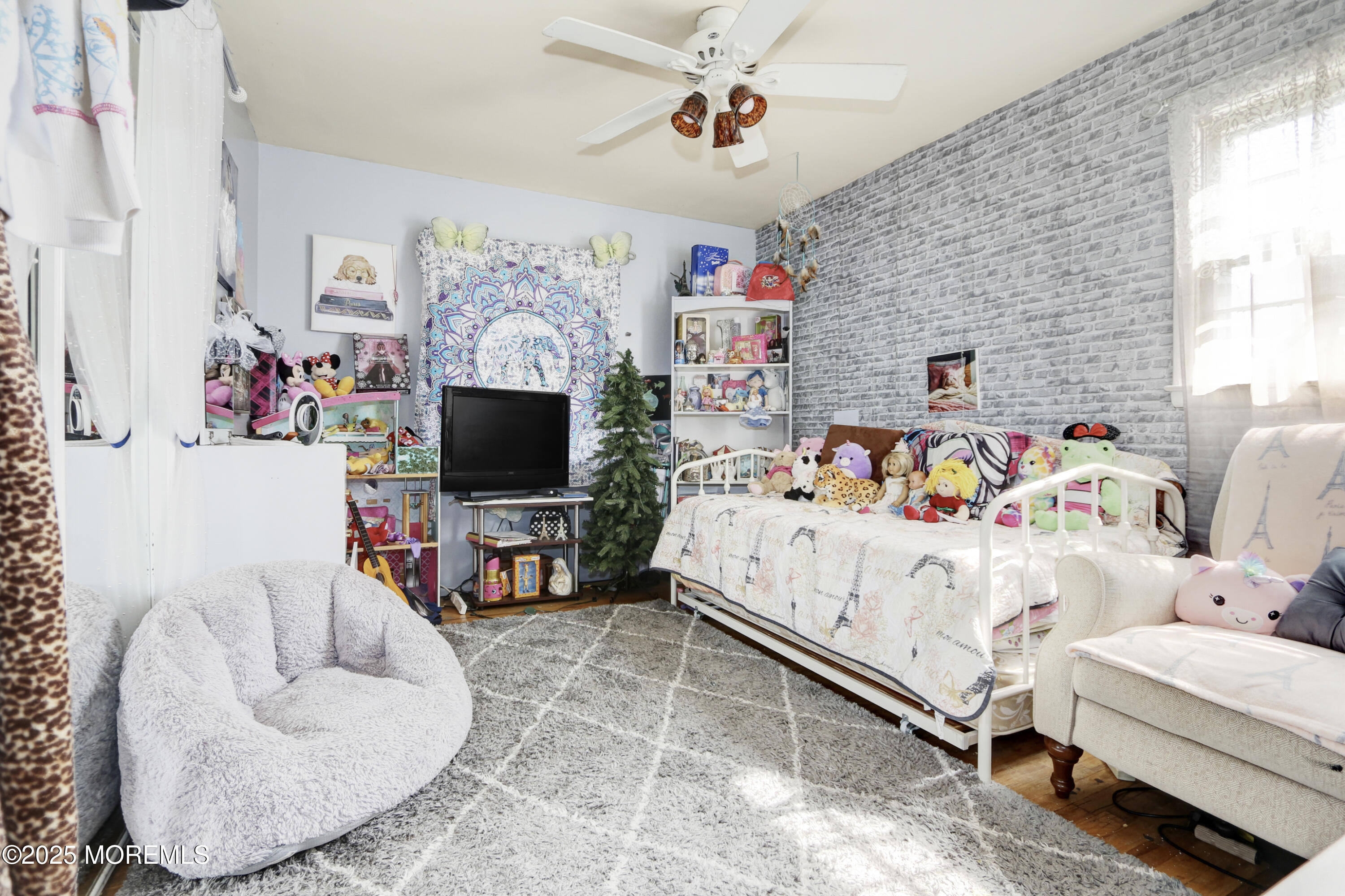 1121 Aspen Drive