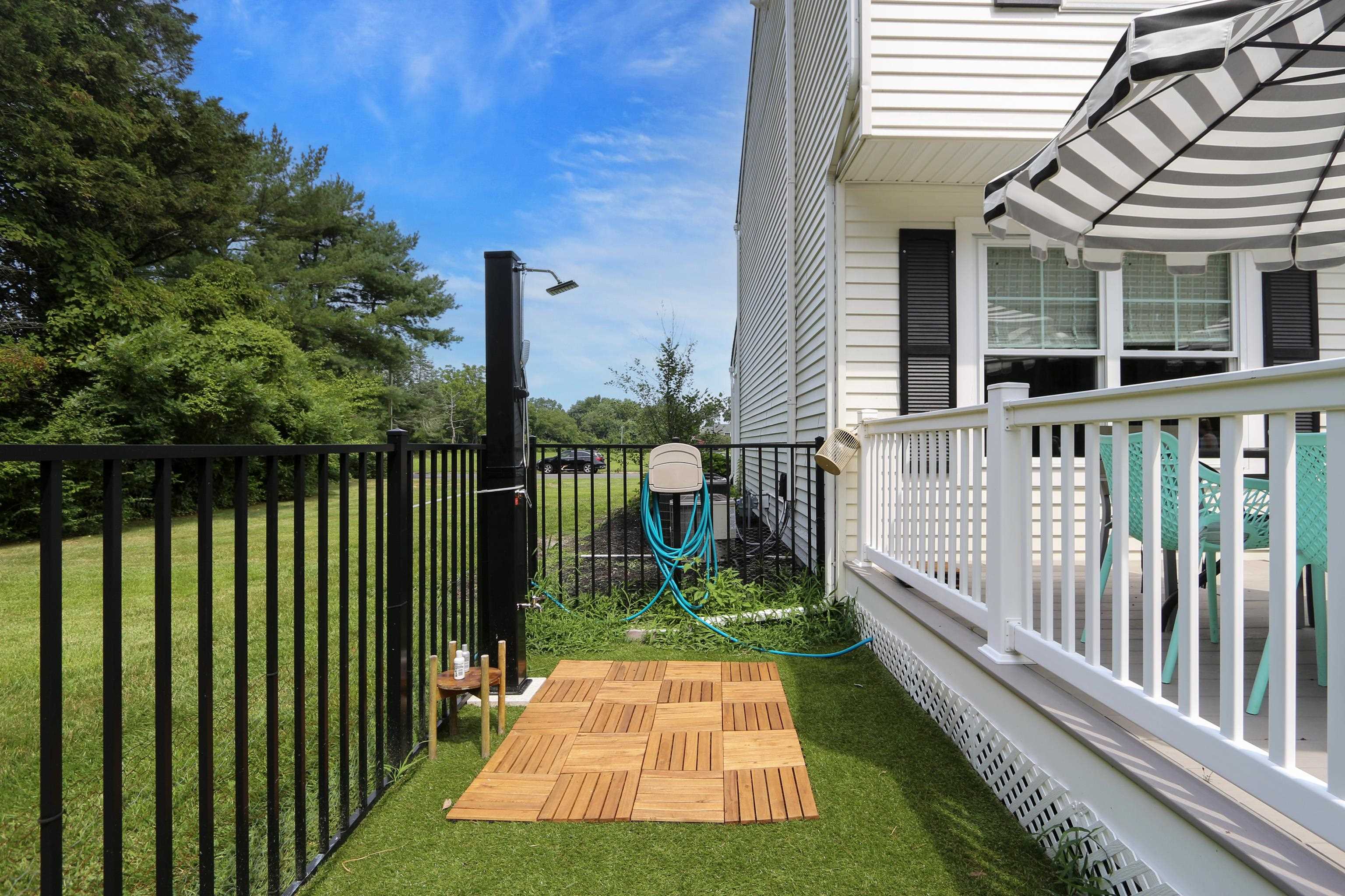 8 Canterbury Lane