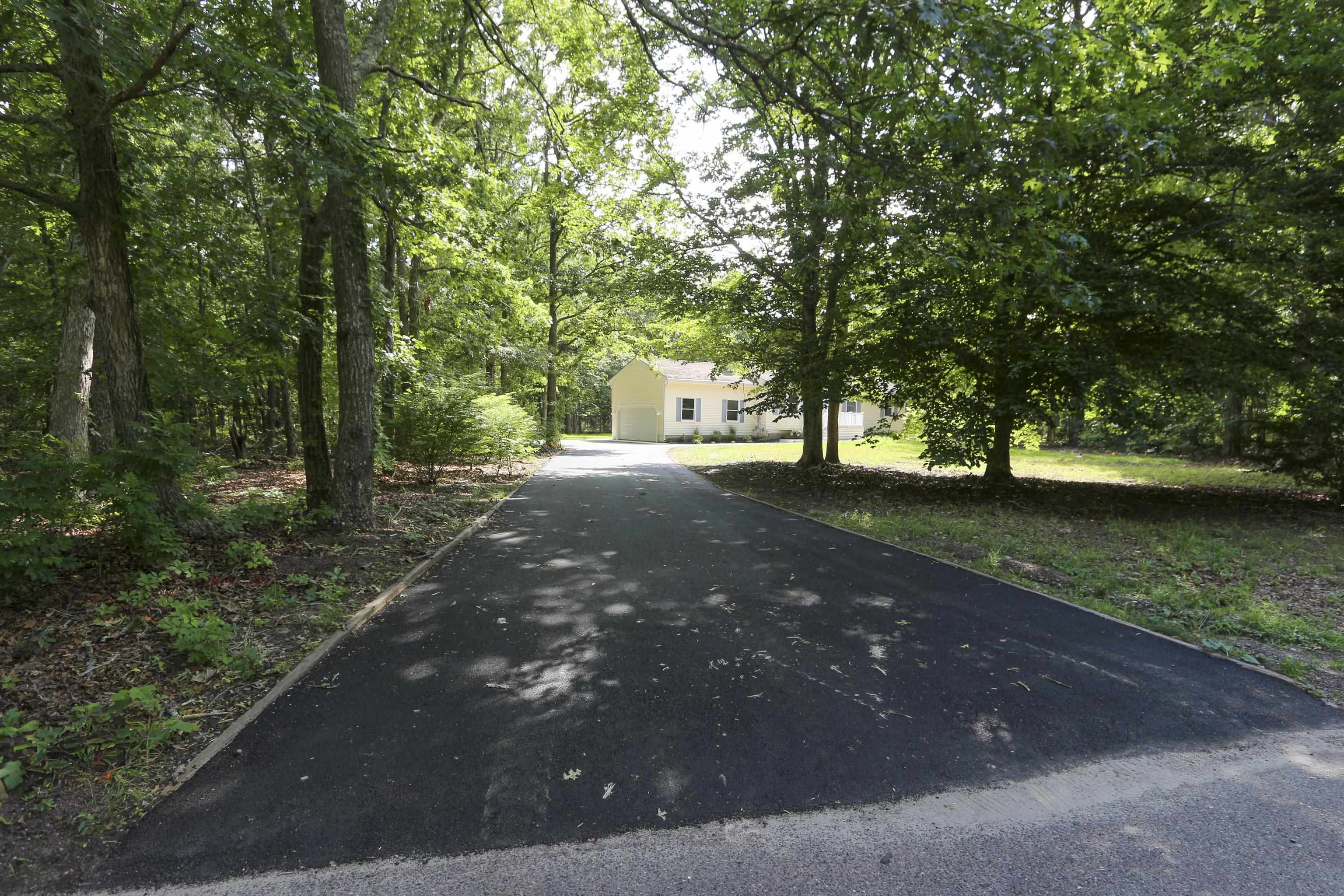 250 S Ravenwood Drive