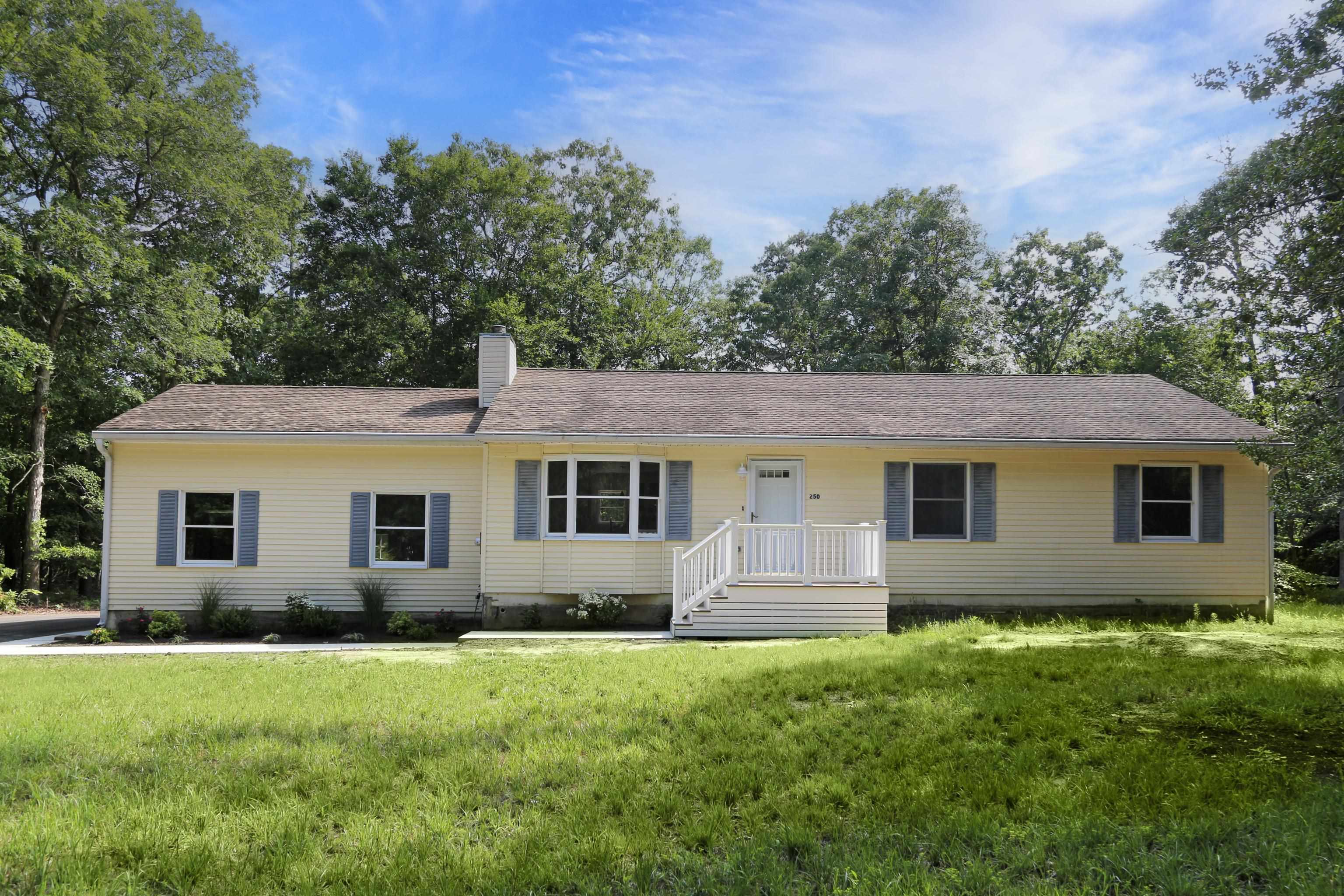 250 S Ravenwood Drive
