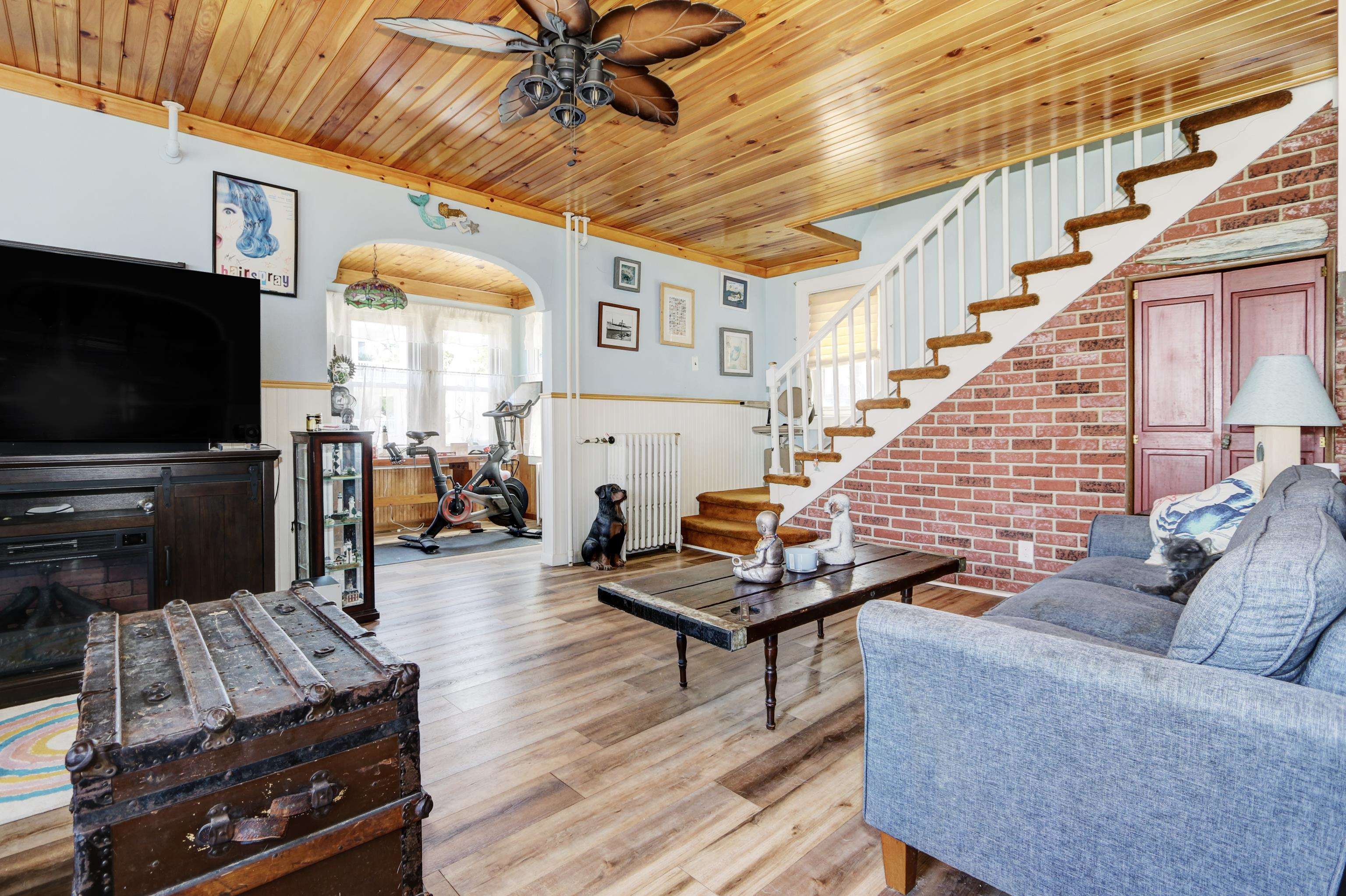 116 E Cardinal Road