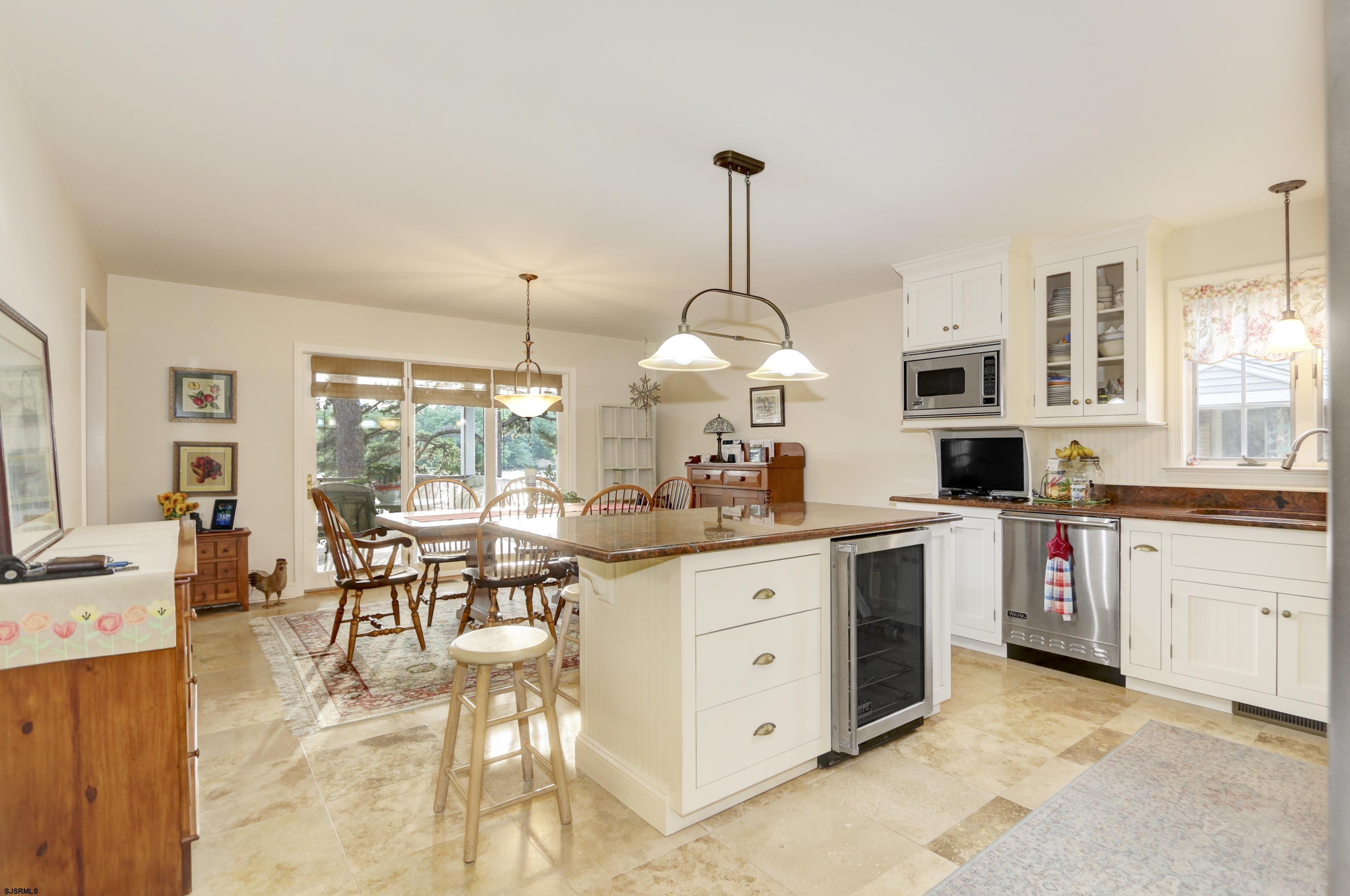 6558 Lake Dr