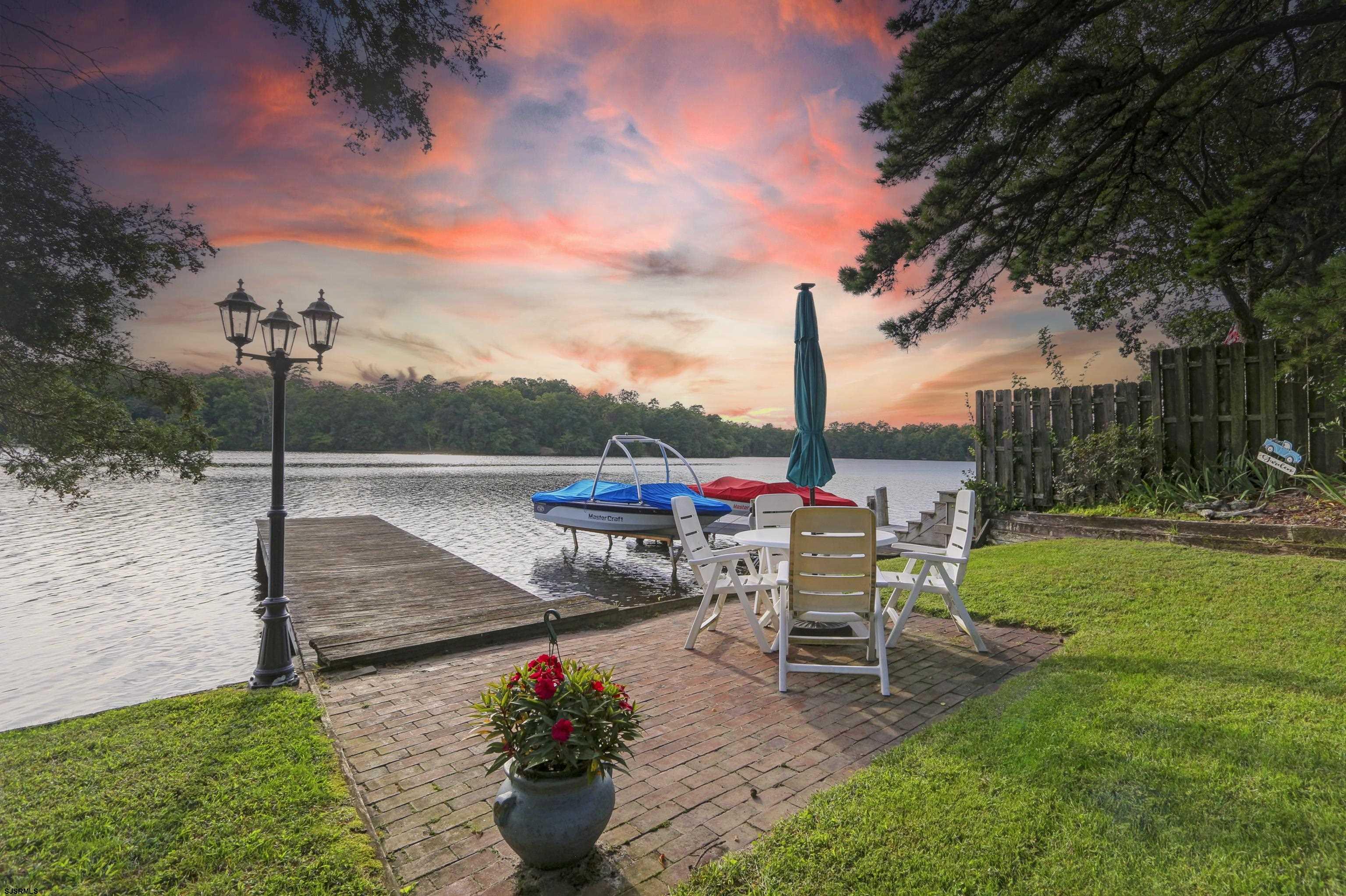 6558 Lake Dr