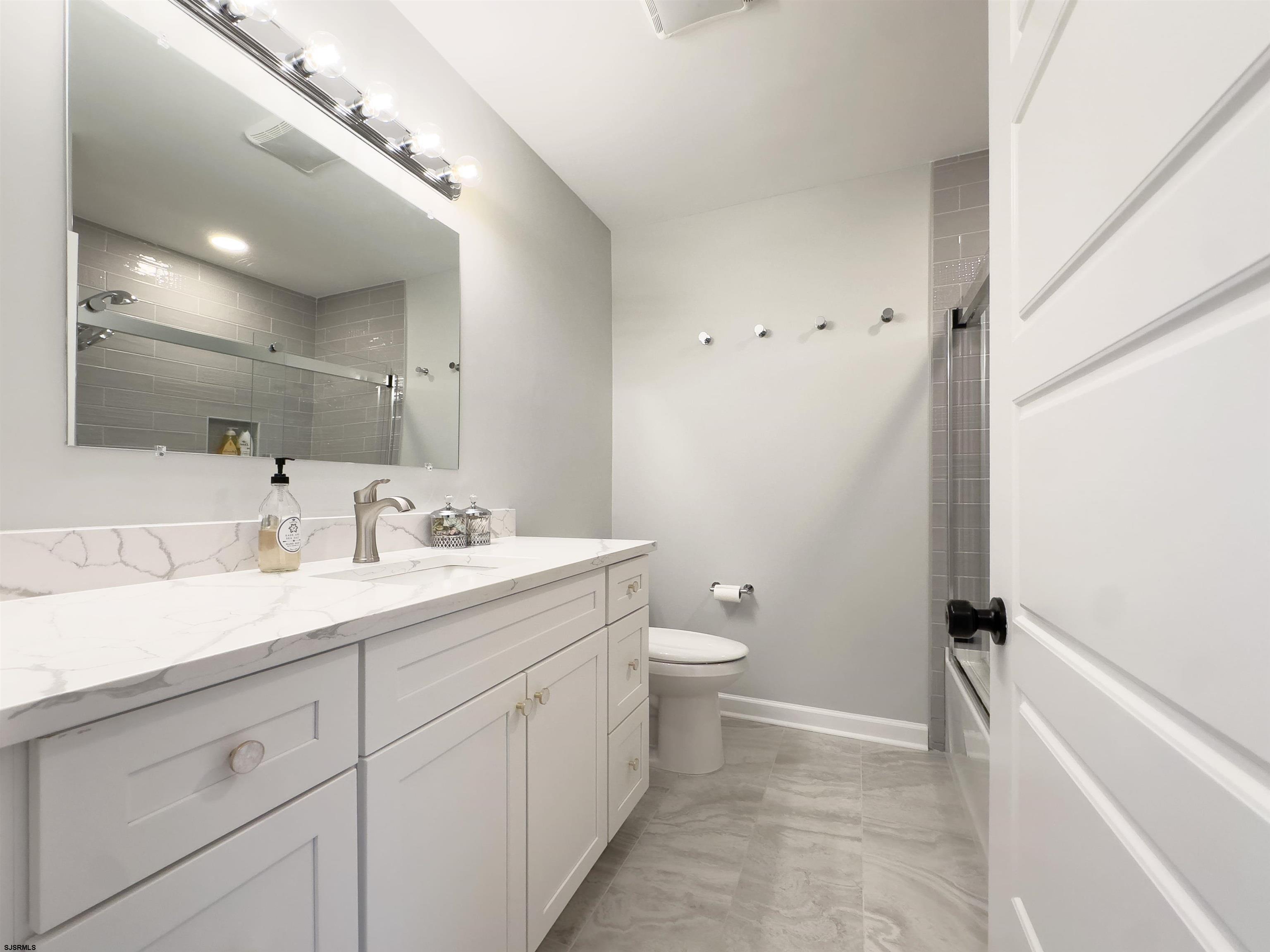 9606 Monmouth Ave Unit: 2