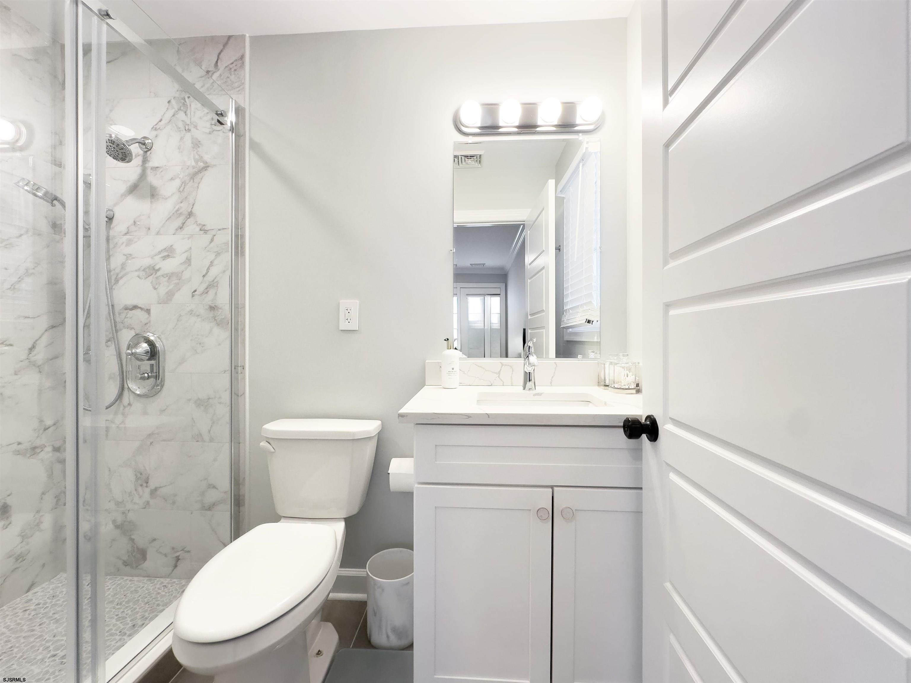 9606 Monmouth Ave Unit: 2