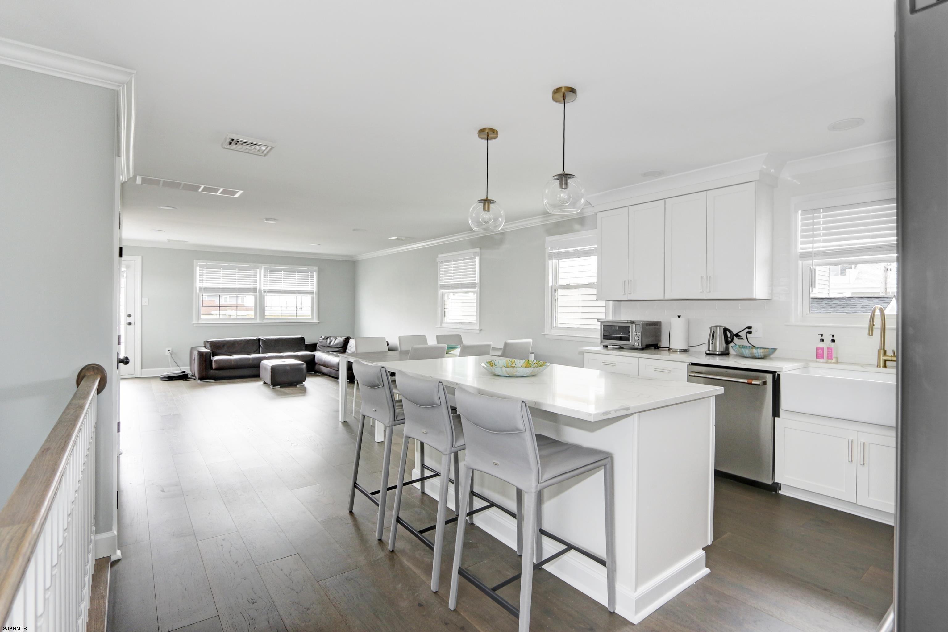 9606 Monmouth Ave Unit: 2