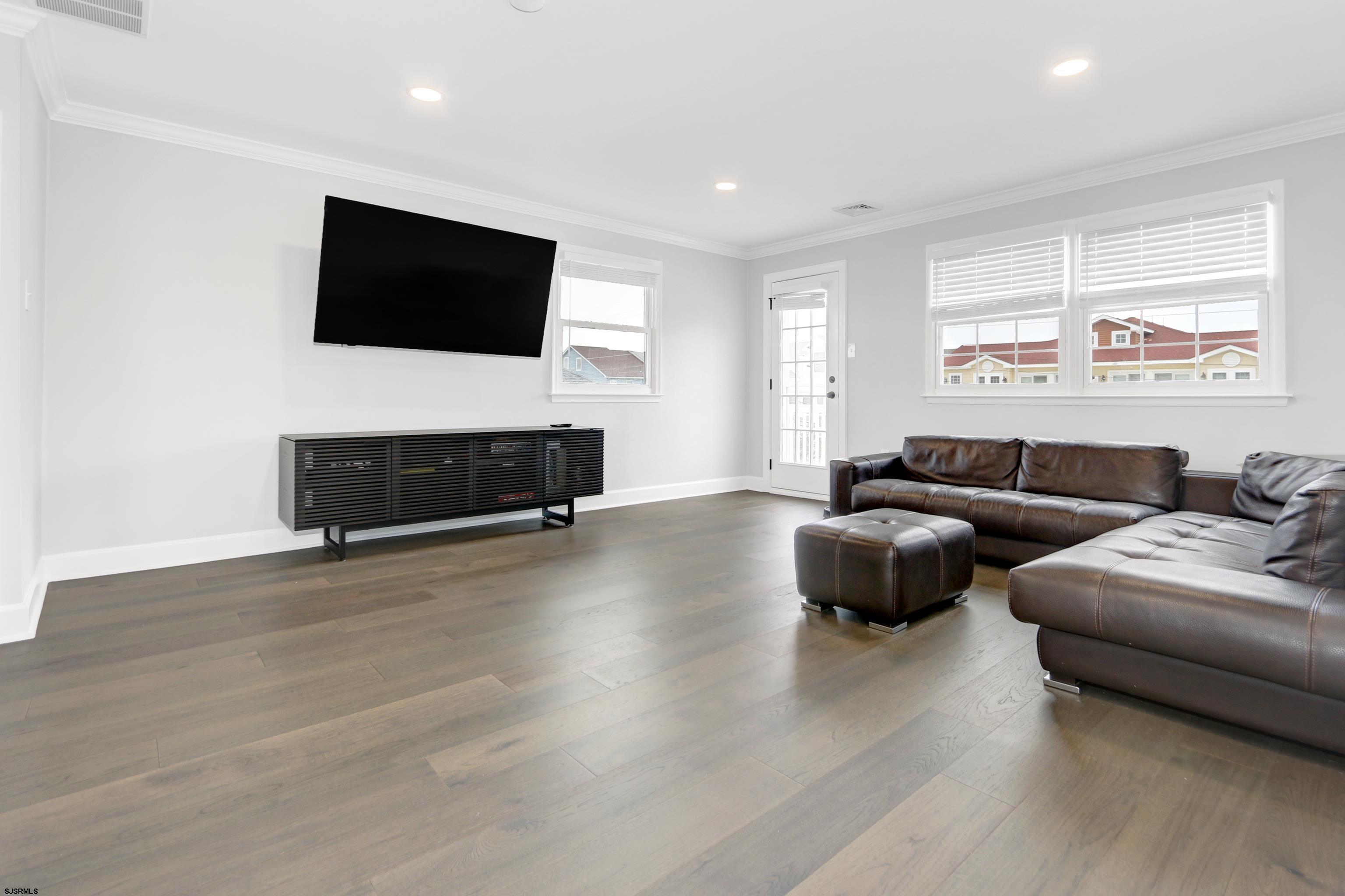 9606 Monmouth Ave Unit: 2