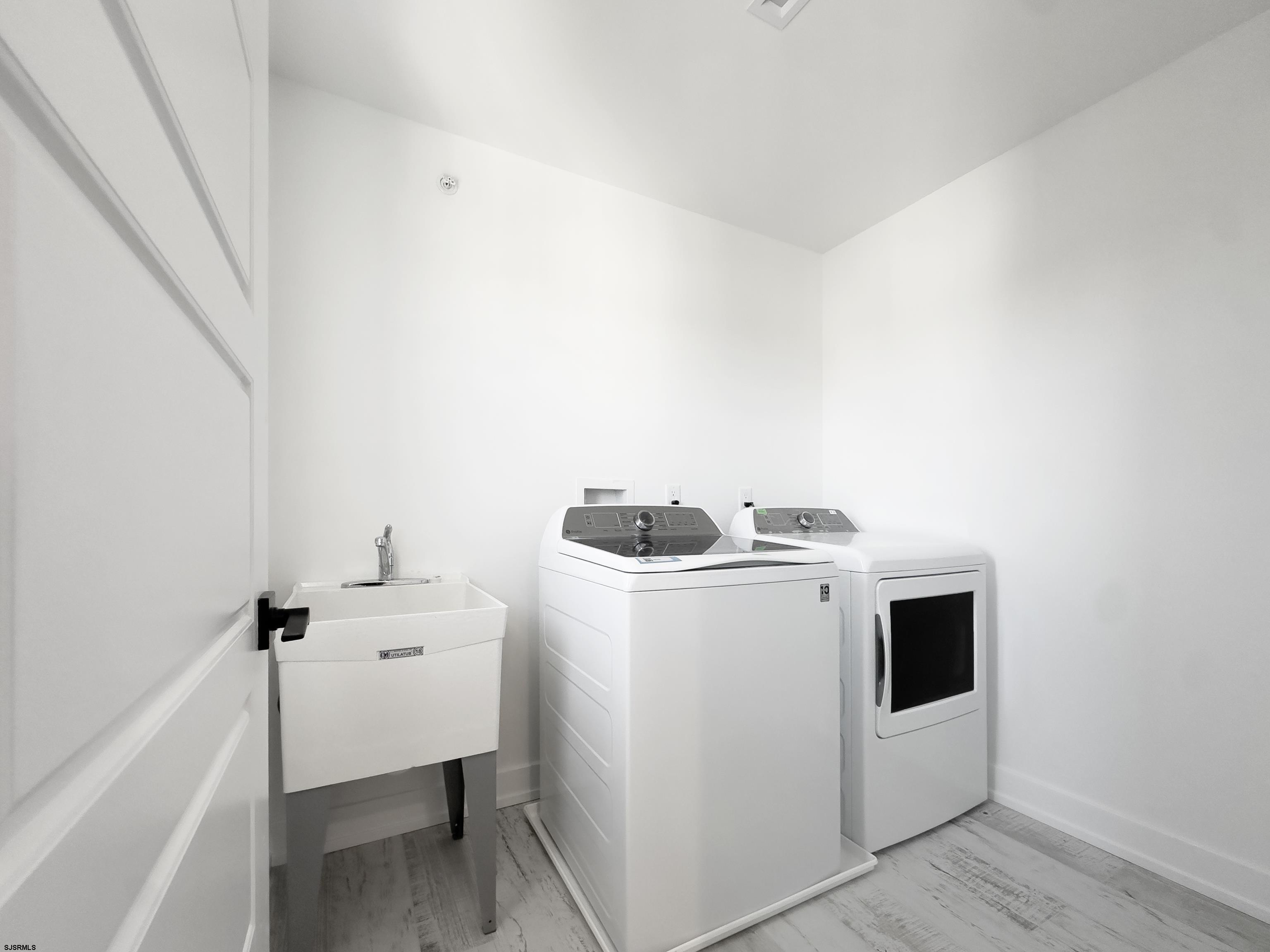 9412 Ventnor Ave Unit: 3